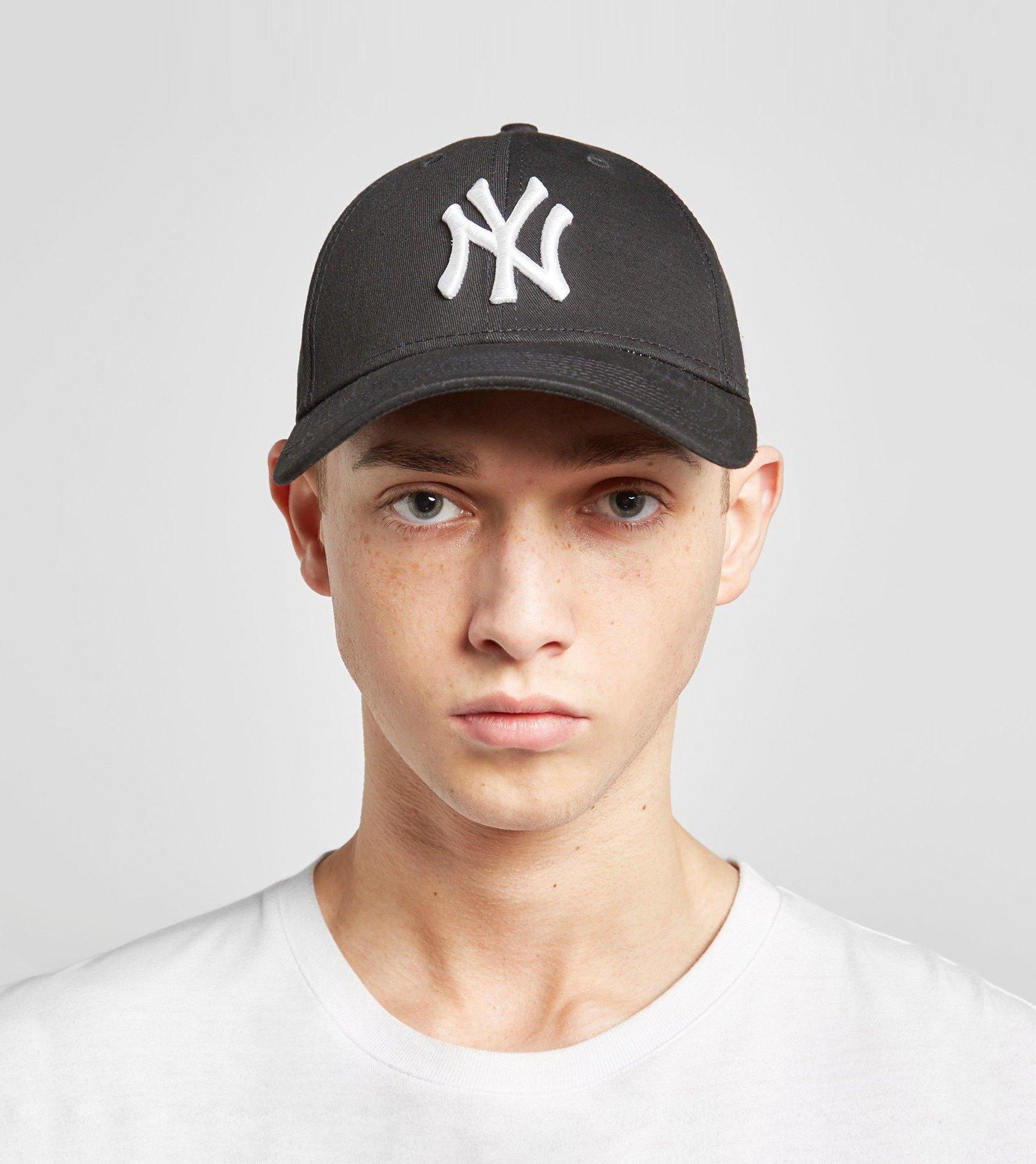 New Era Mlb New York Yankees 9Forty Cap Black in  Women's 
