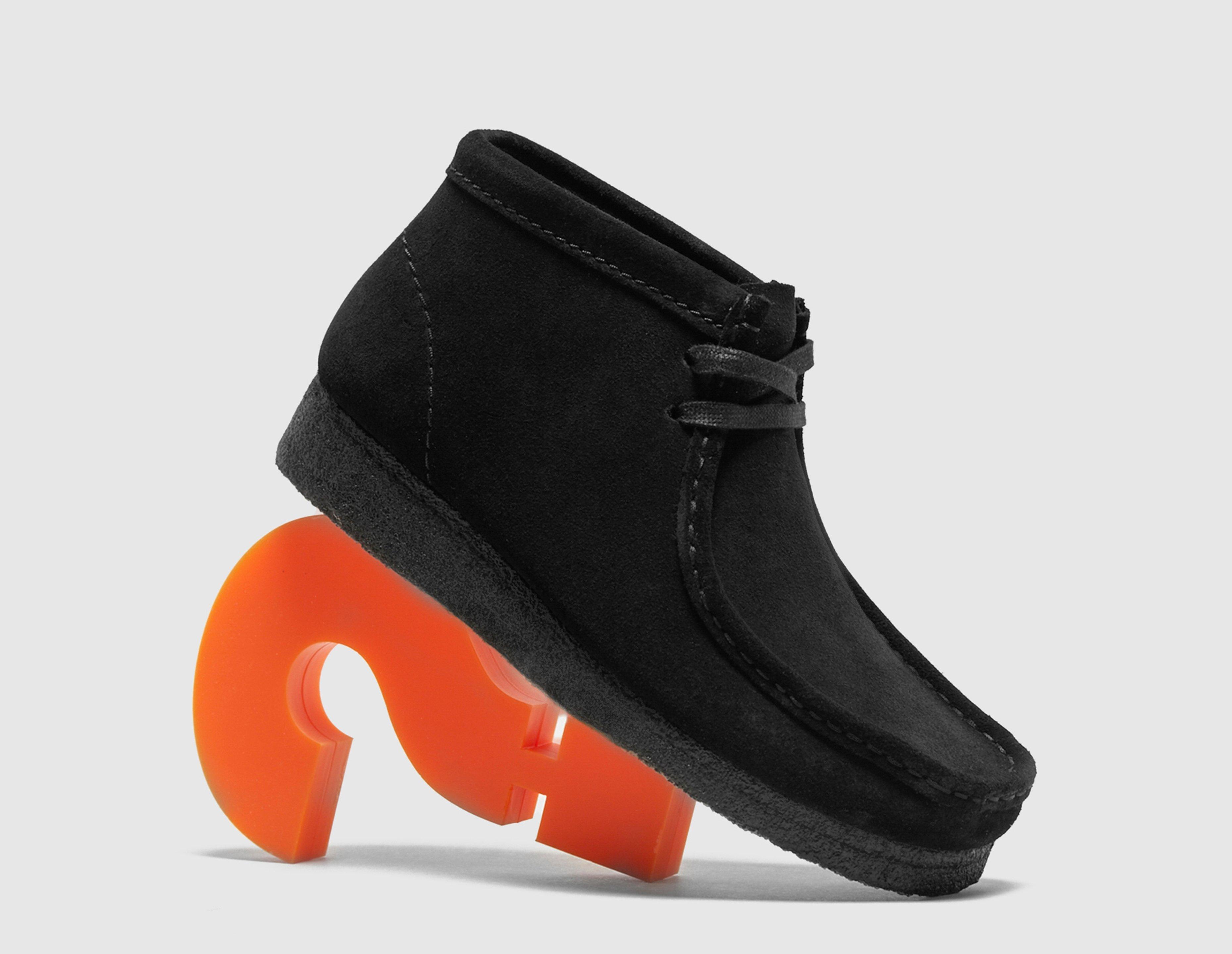 Clarks Originals  Wallabee Boot Black in  Women's Size 3.5