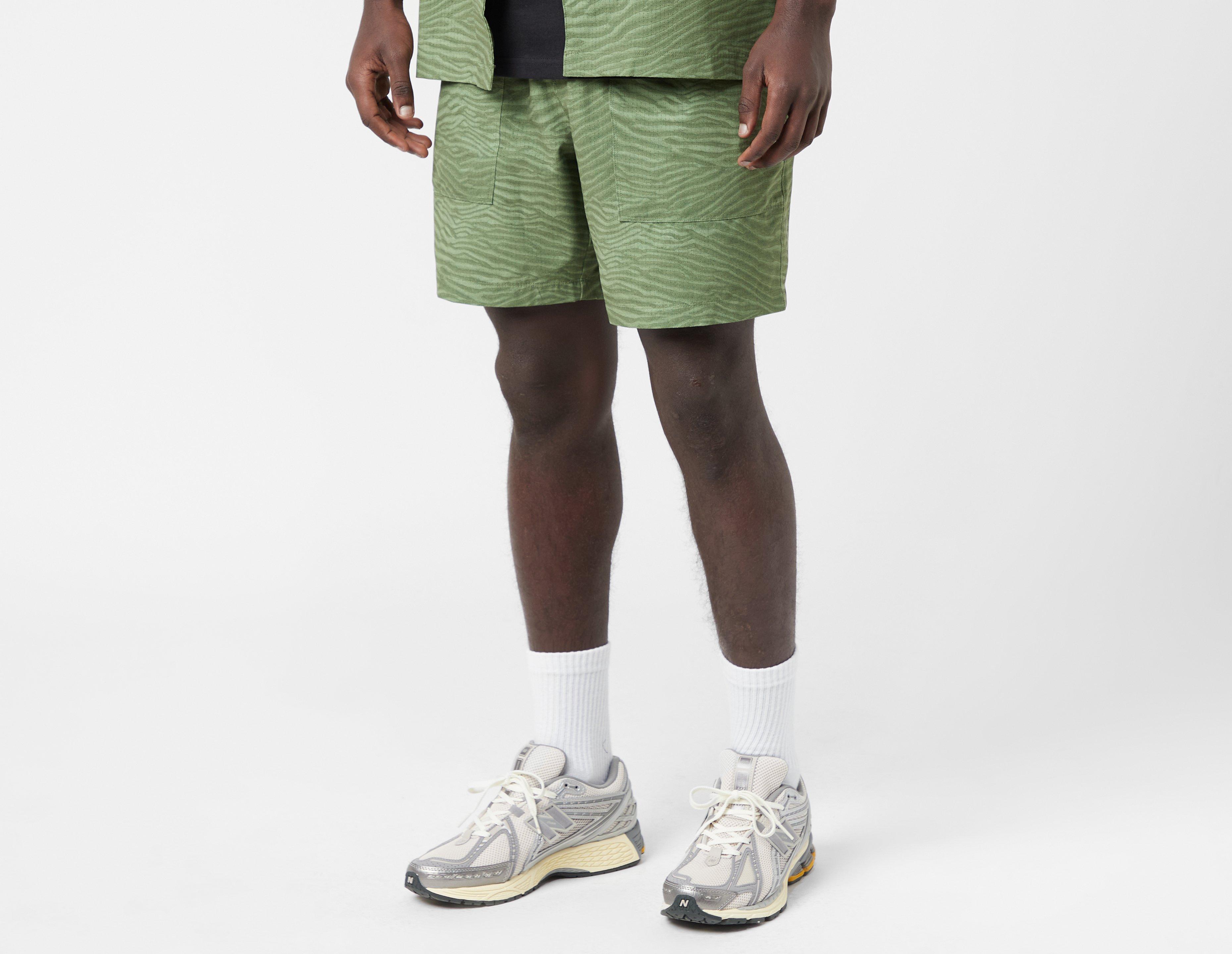 Columbia Black Mesa Shorts Green in  Men's Size Small
