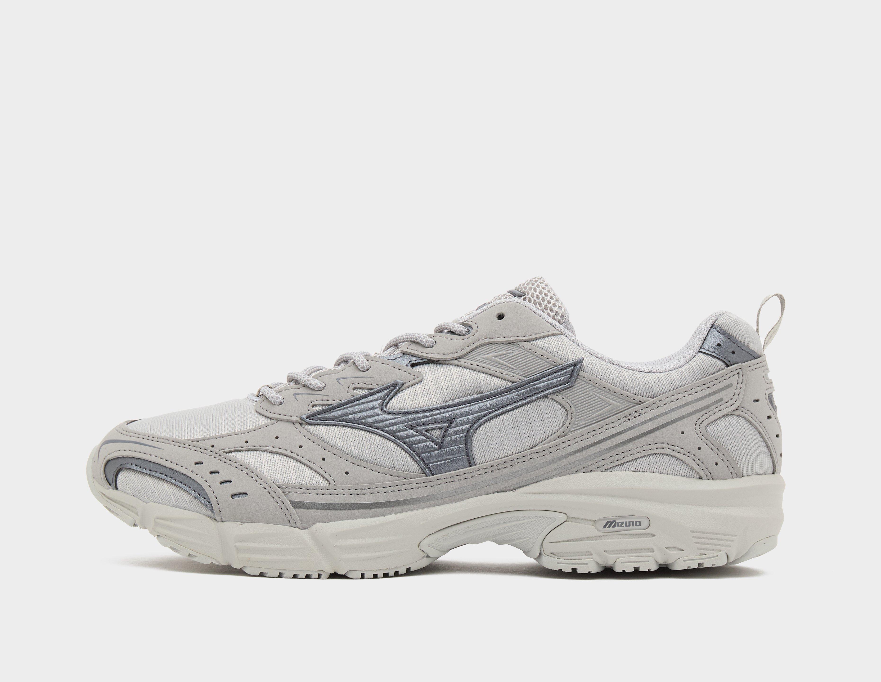 Mizuno Mxr Tech Grey in  Men's Size 7