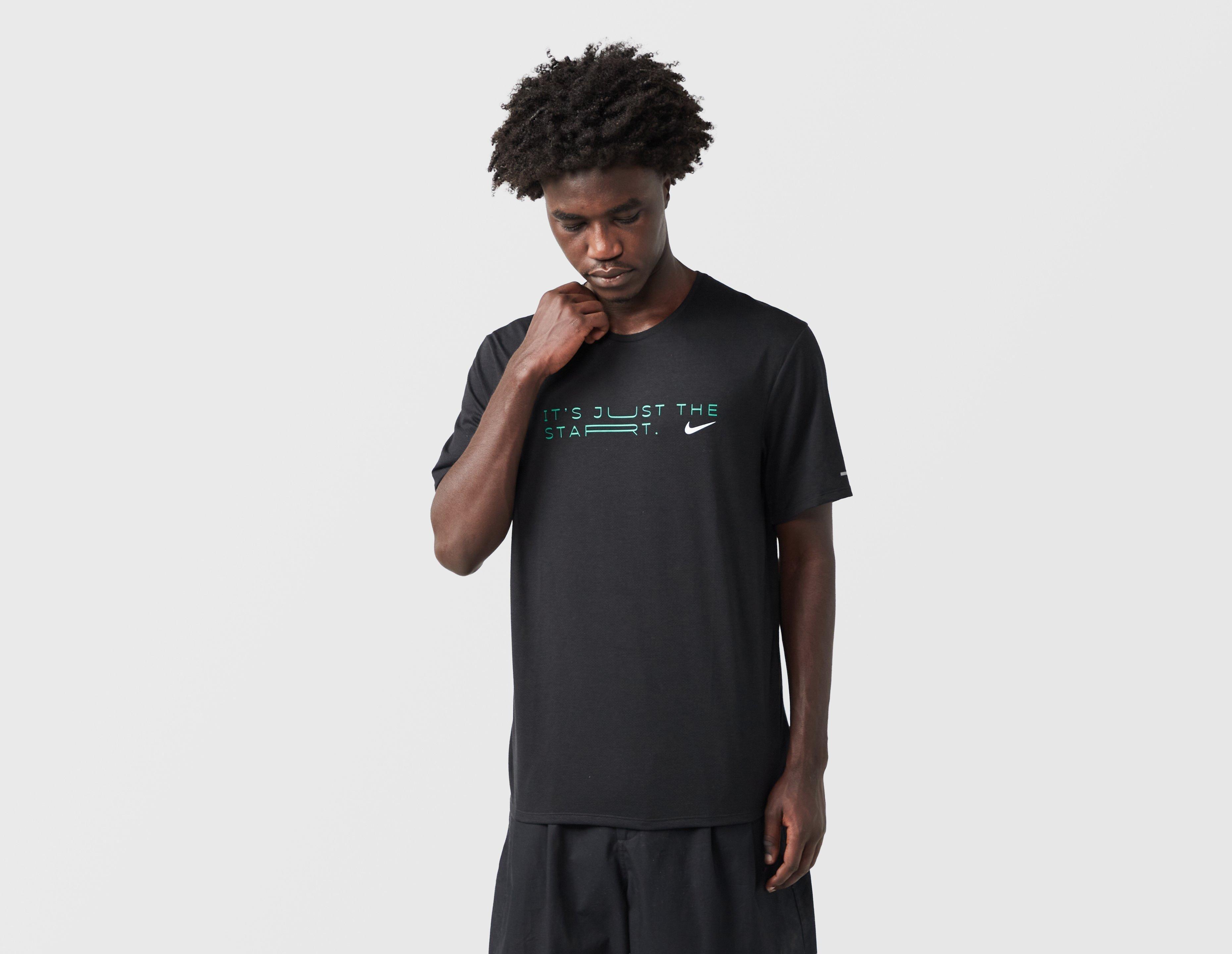 Nike Kipchoge Rise 365 T-Shirt Black in  Men's Size Small