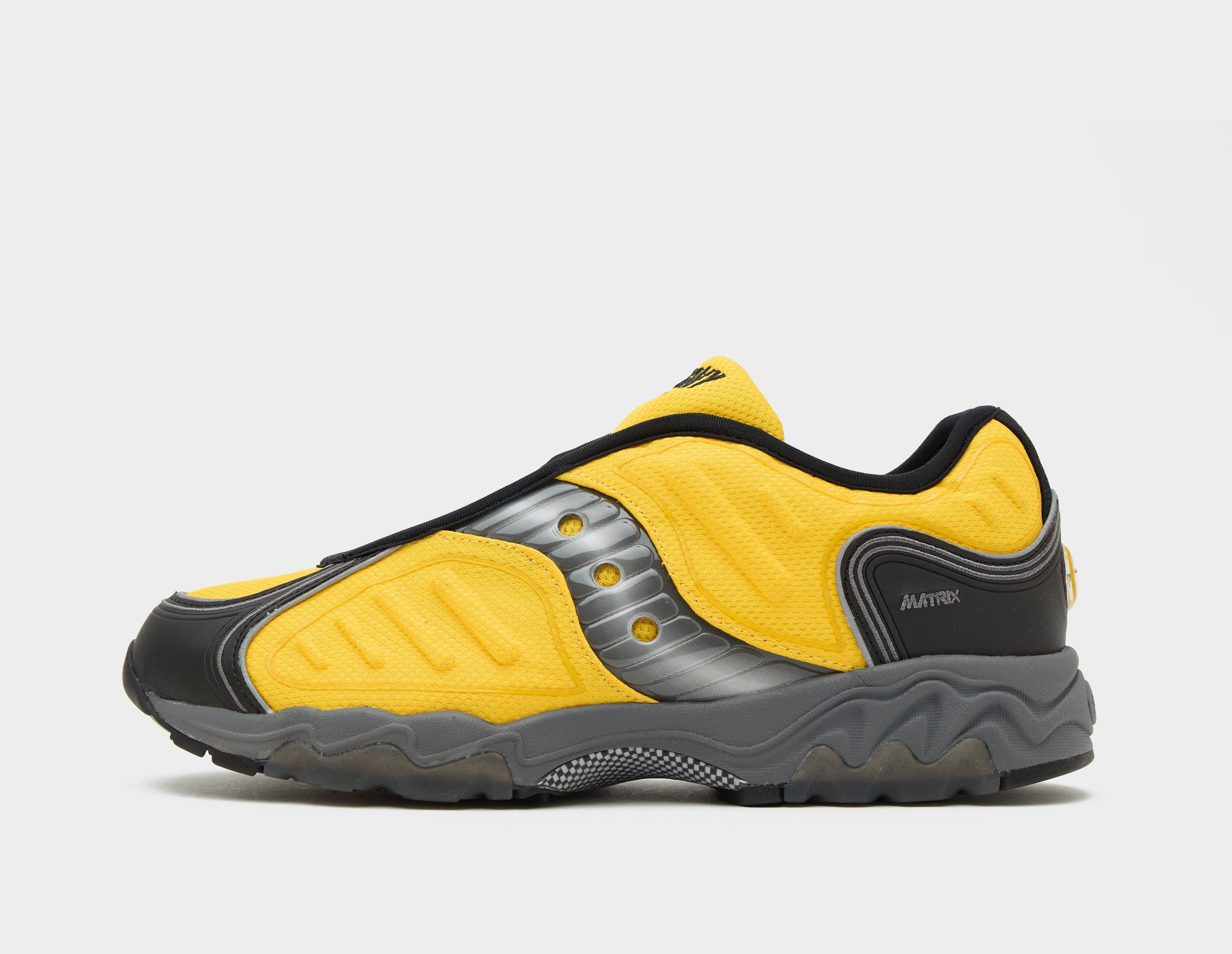 Saucony Matrix Yellow in  Men's Size 9