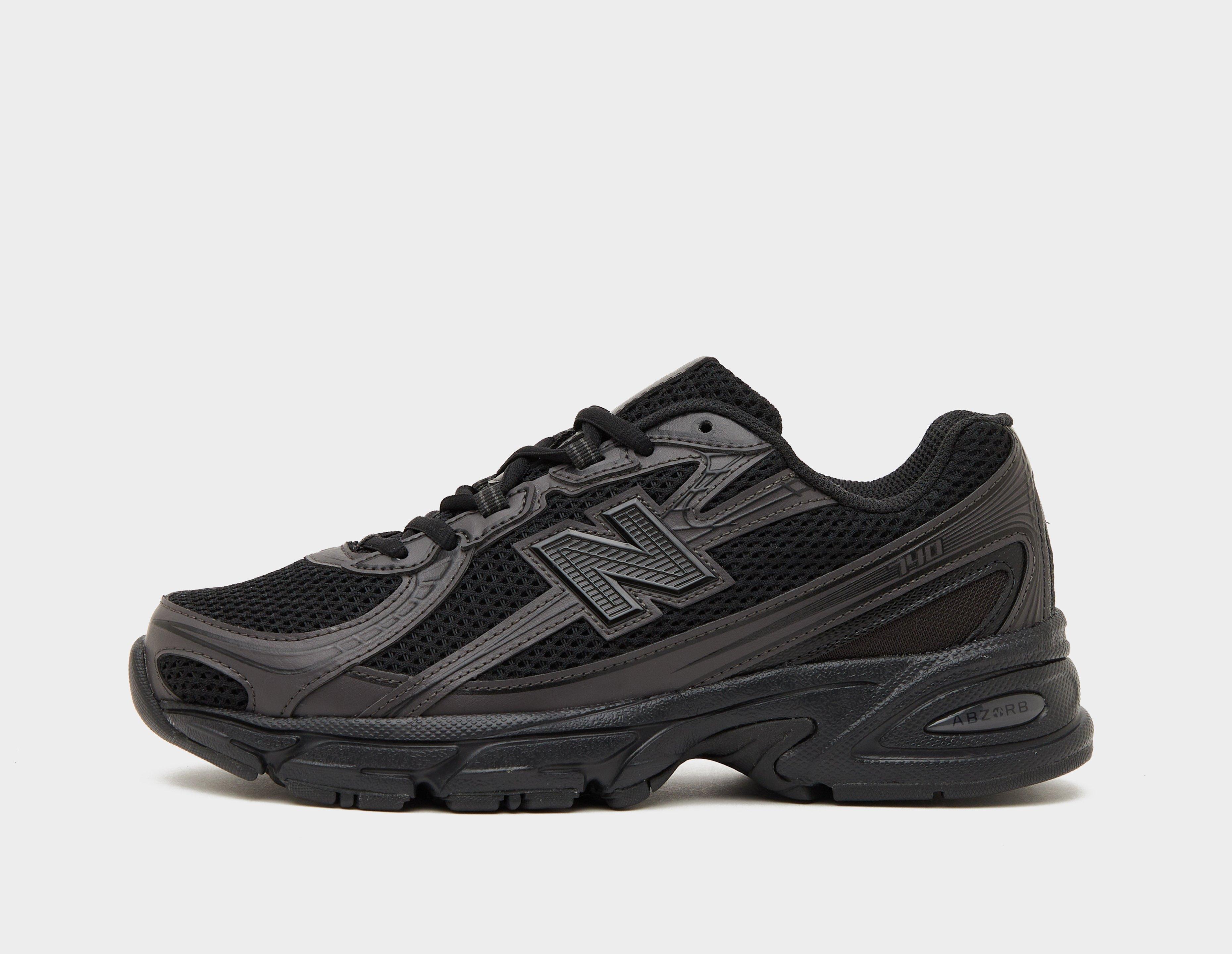 New Balance  740 Black in  Women's Size 6