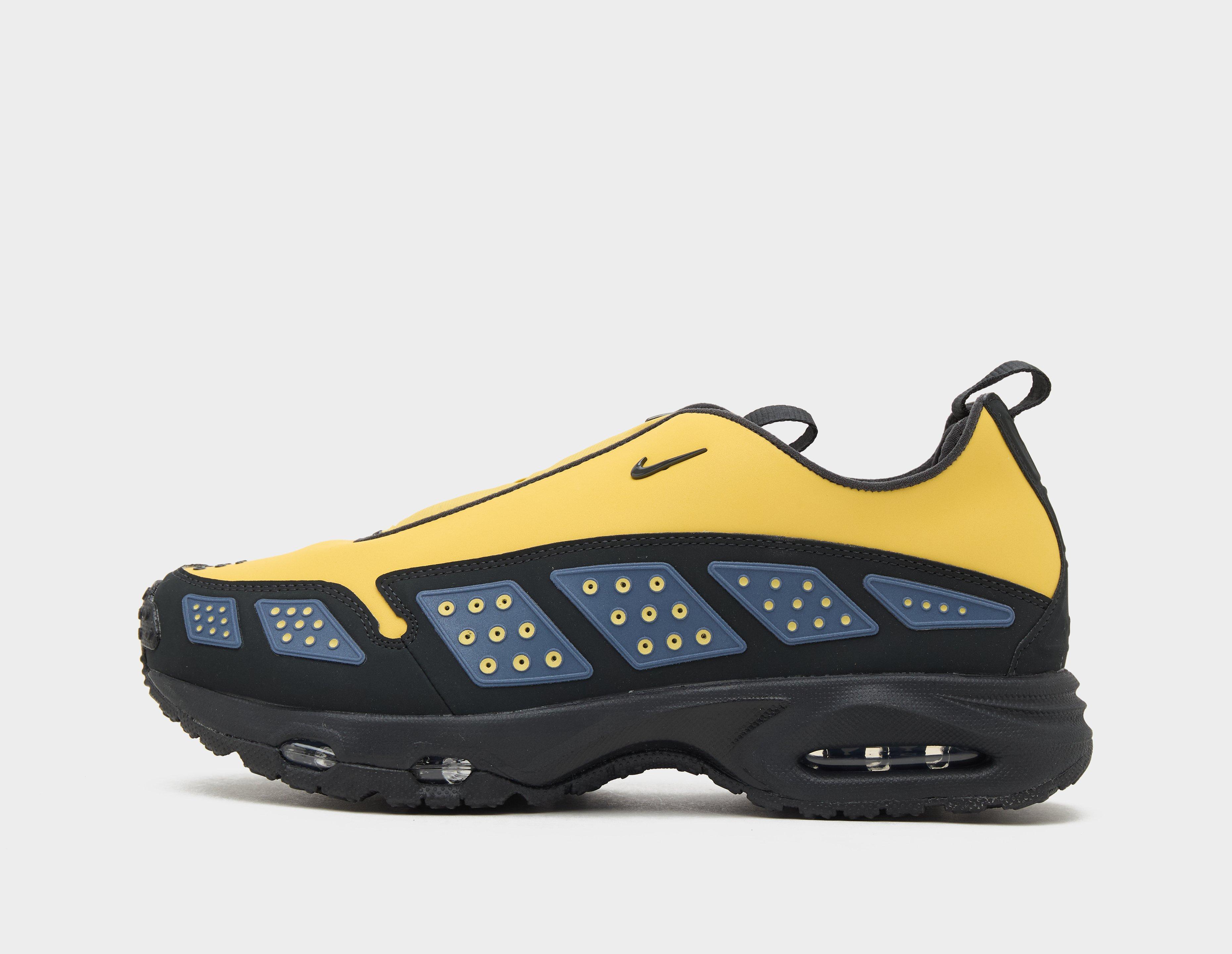 Nike Air Max Sndr Yellow in  Men's Size 8