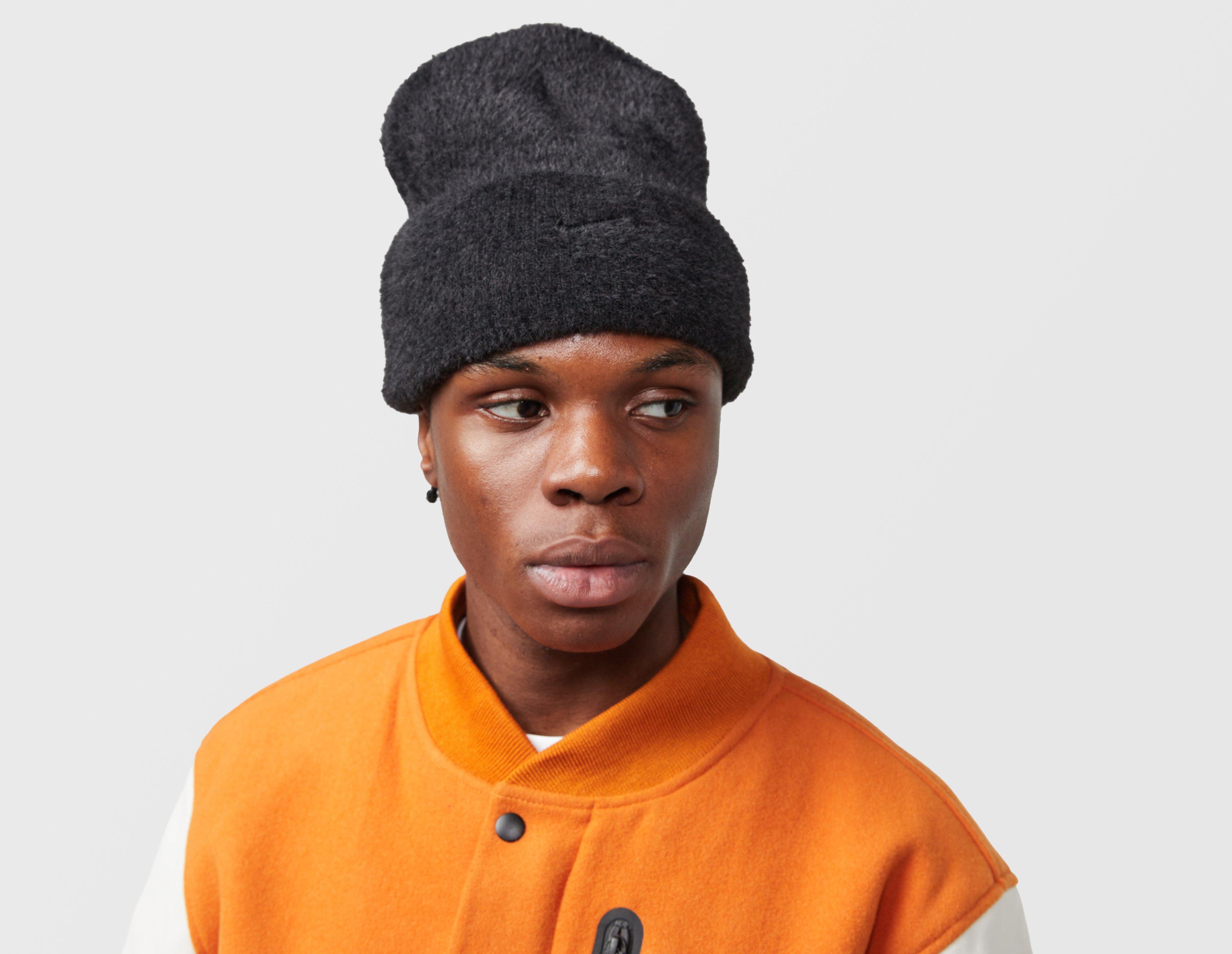 Nike Peak Cosy Beanie Black in   Size One Size