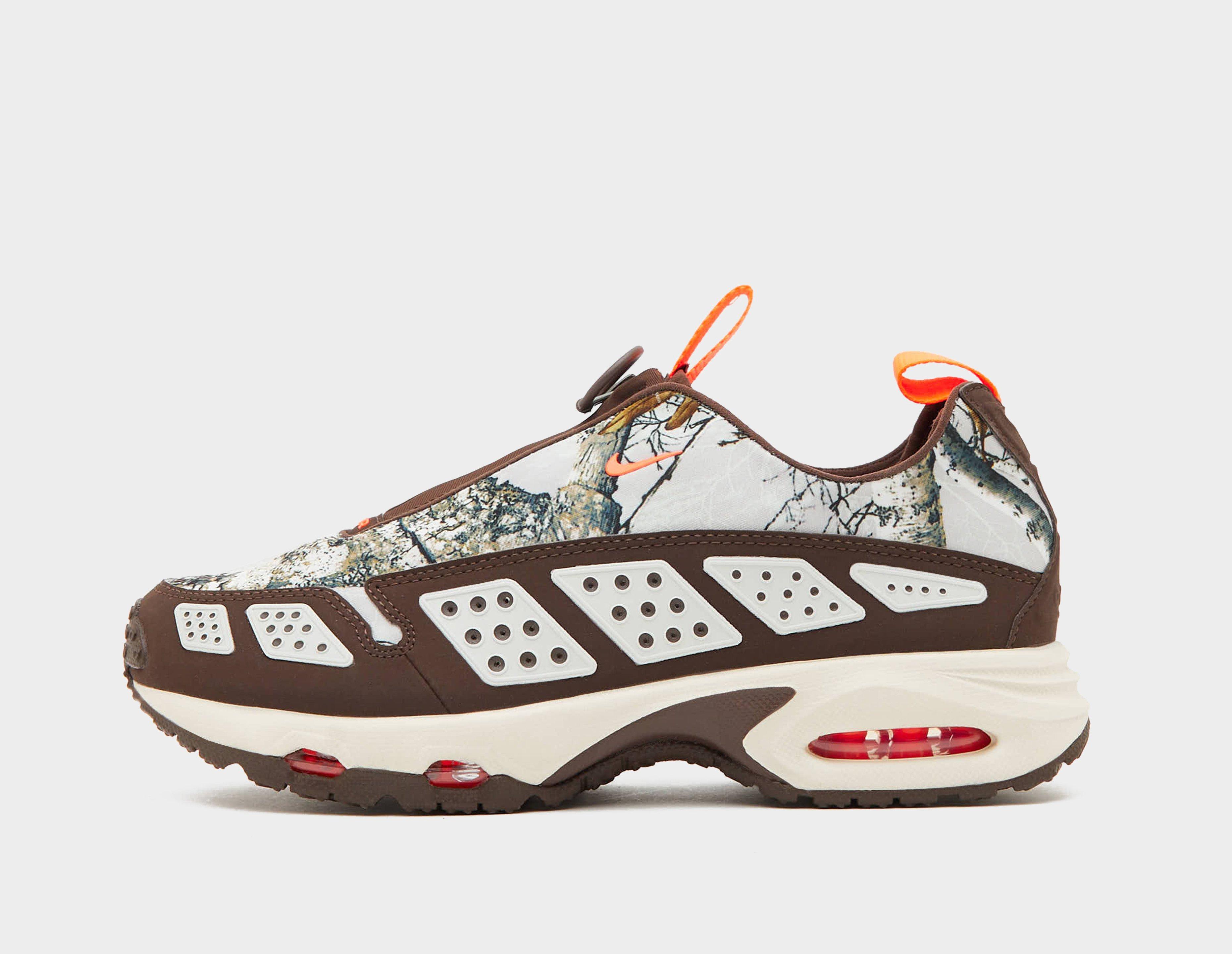 Nike Air Max Sndr Brown in  Men's Size 8