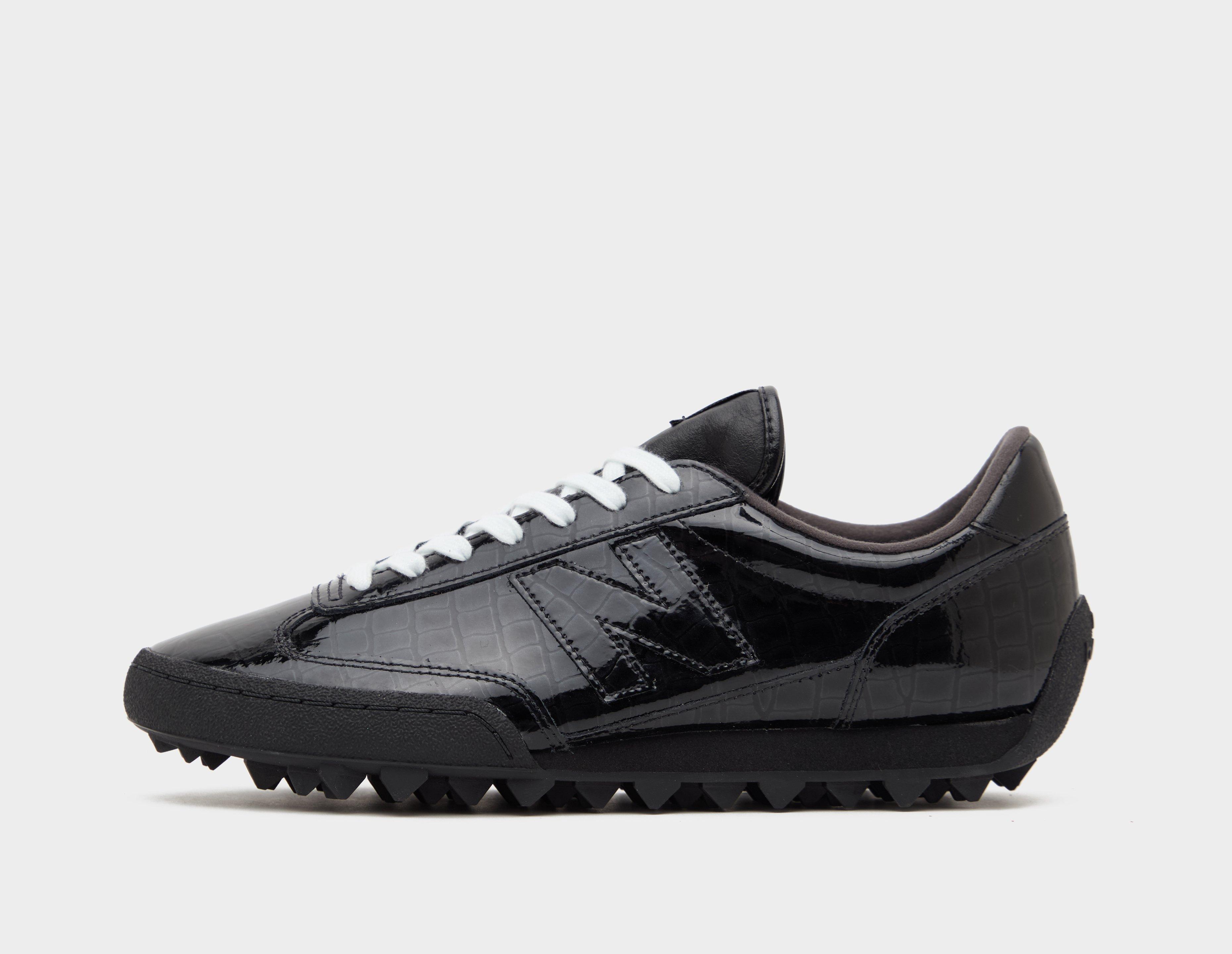 New Balance  Gator Run Black in  Women's Size 6