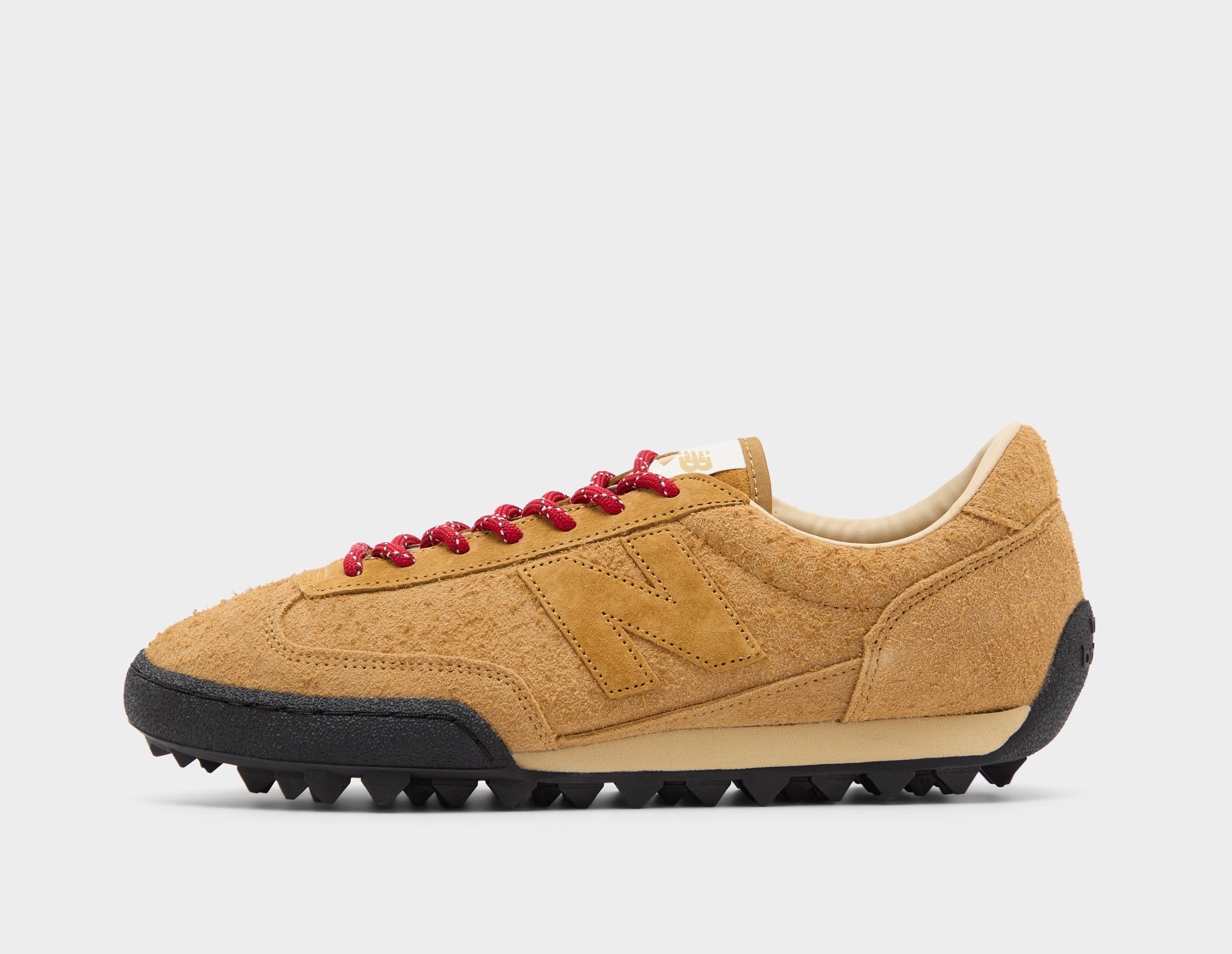 New Balance  Gator Run Brown in  Women's Size 6