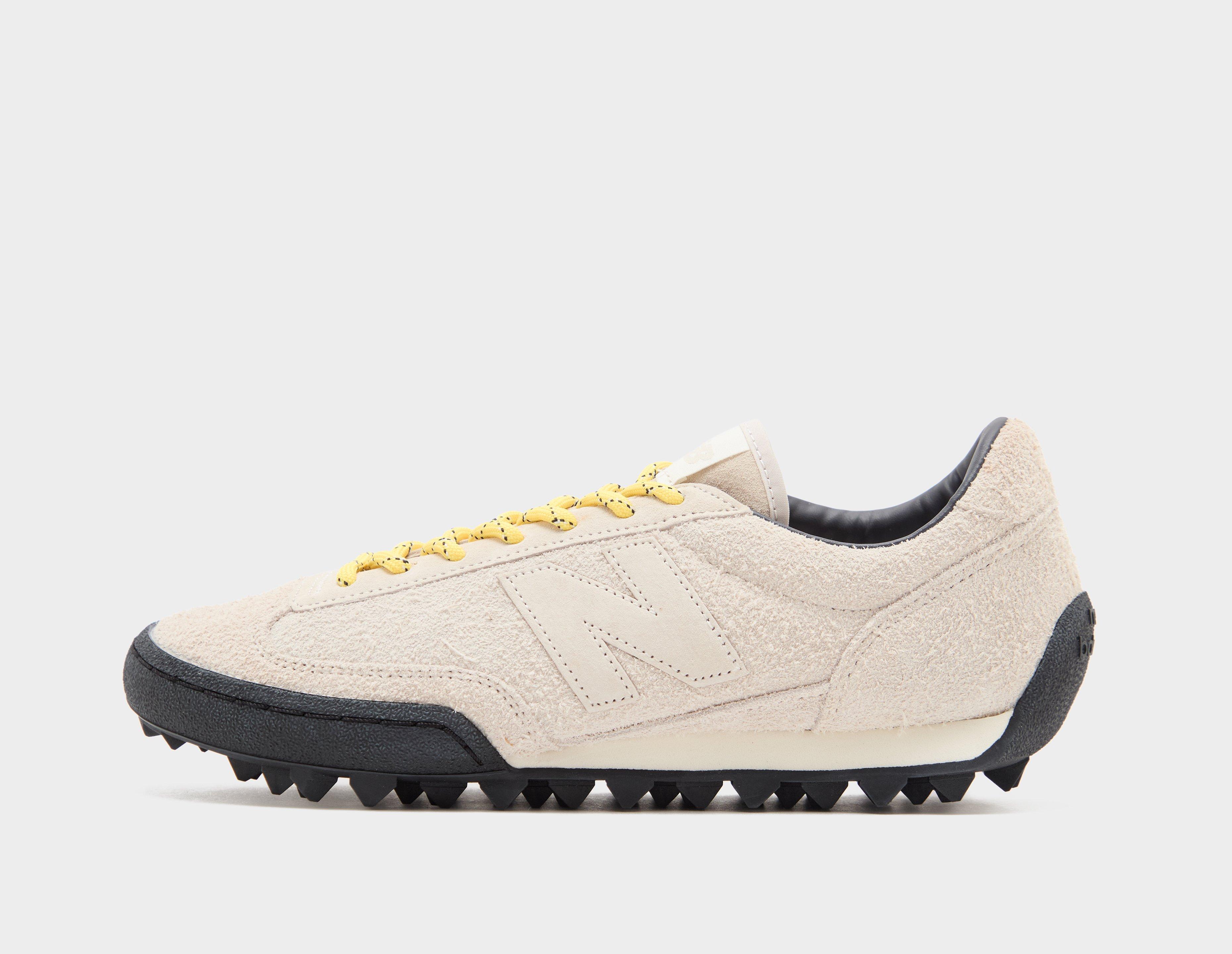 New Balance Gator Run Beige in  Men's Size 7