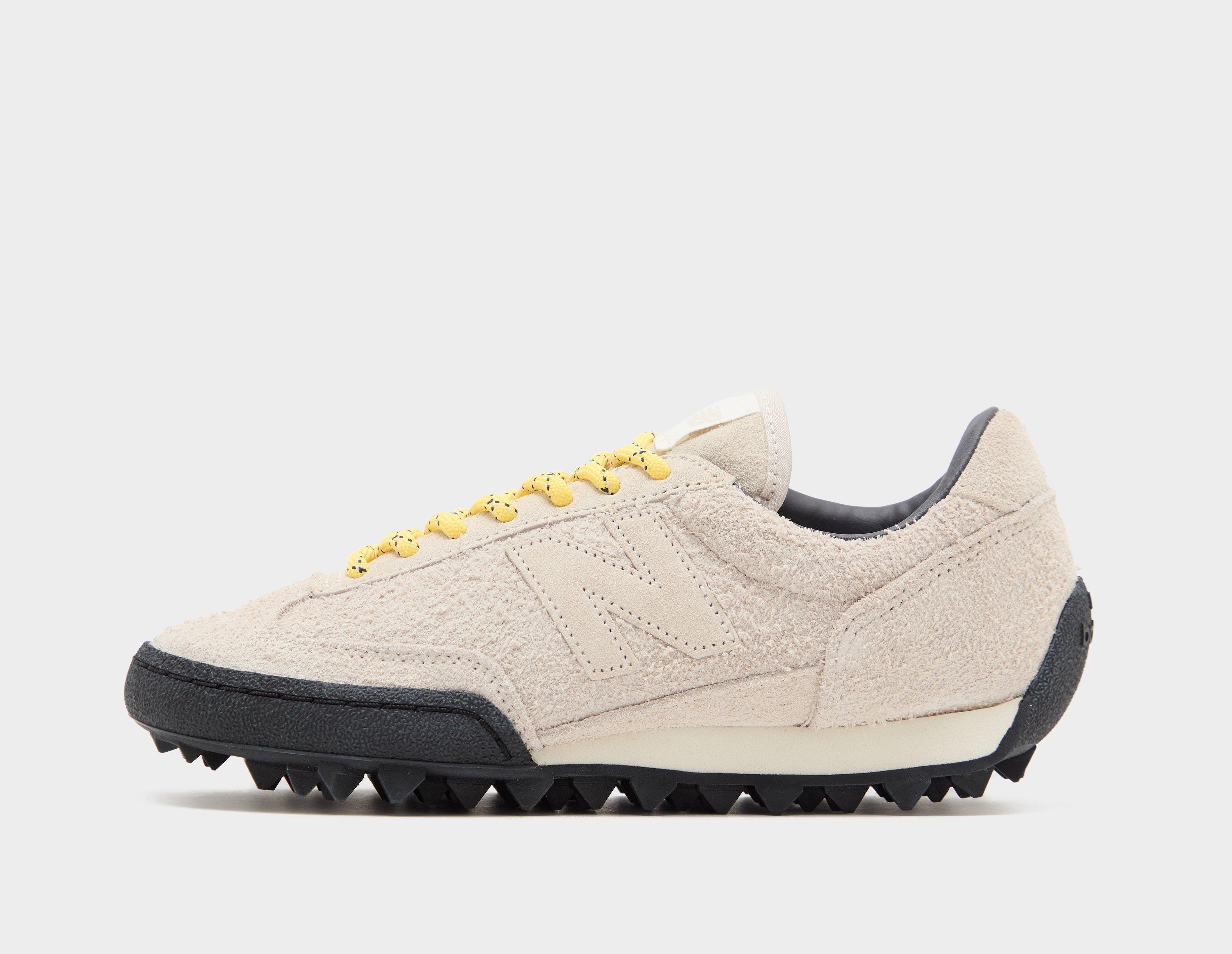 New Balance  Gator Run Beige in  Women's Size 6