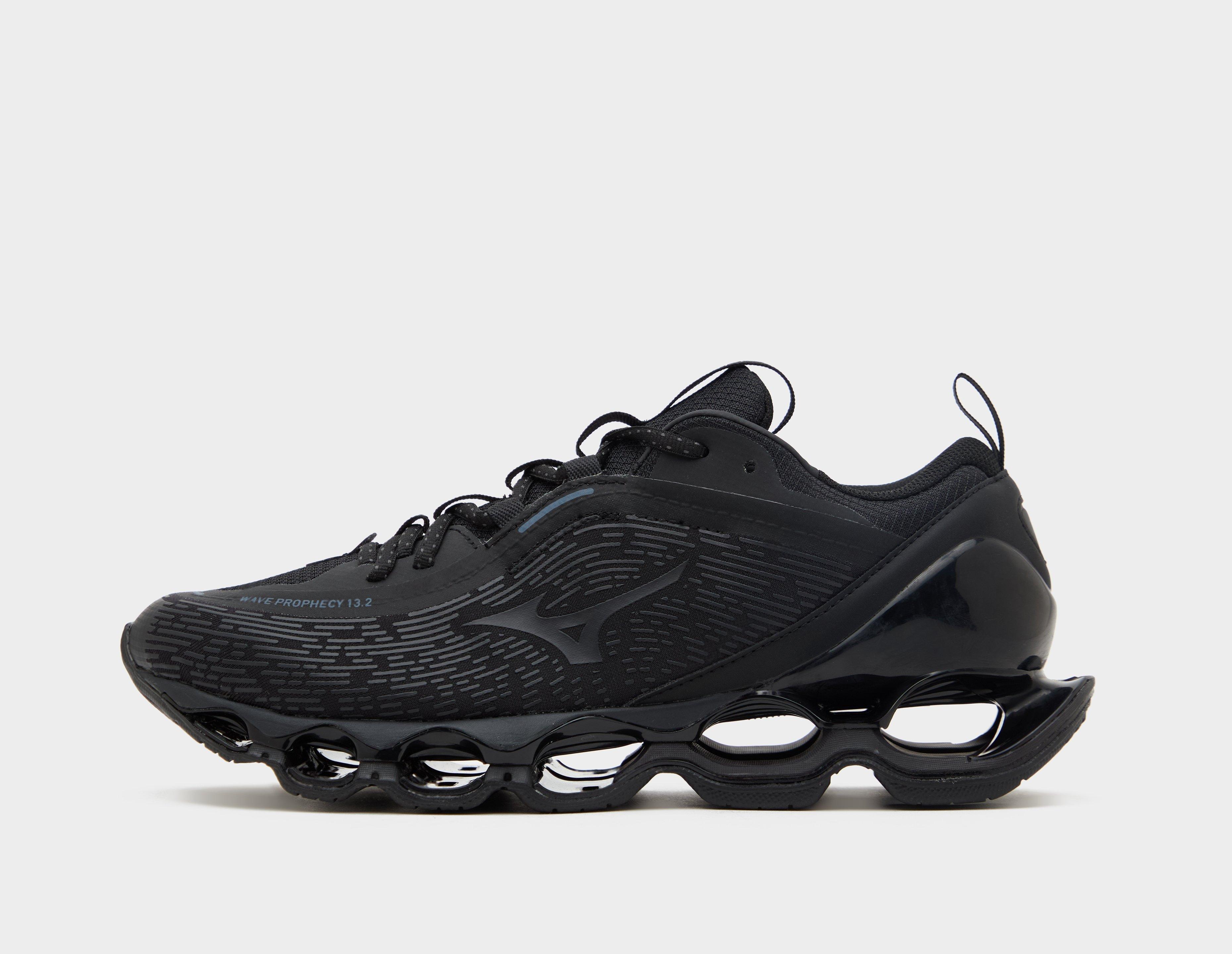 Mizuno Wave Prophecy 13.2 Black in  Men's Size 8