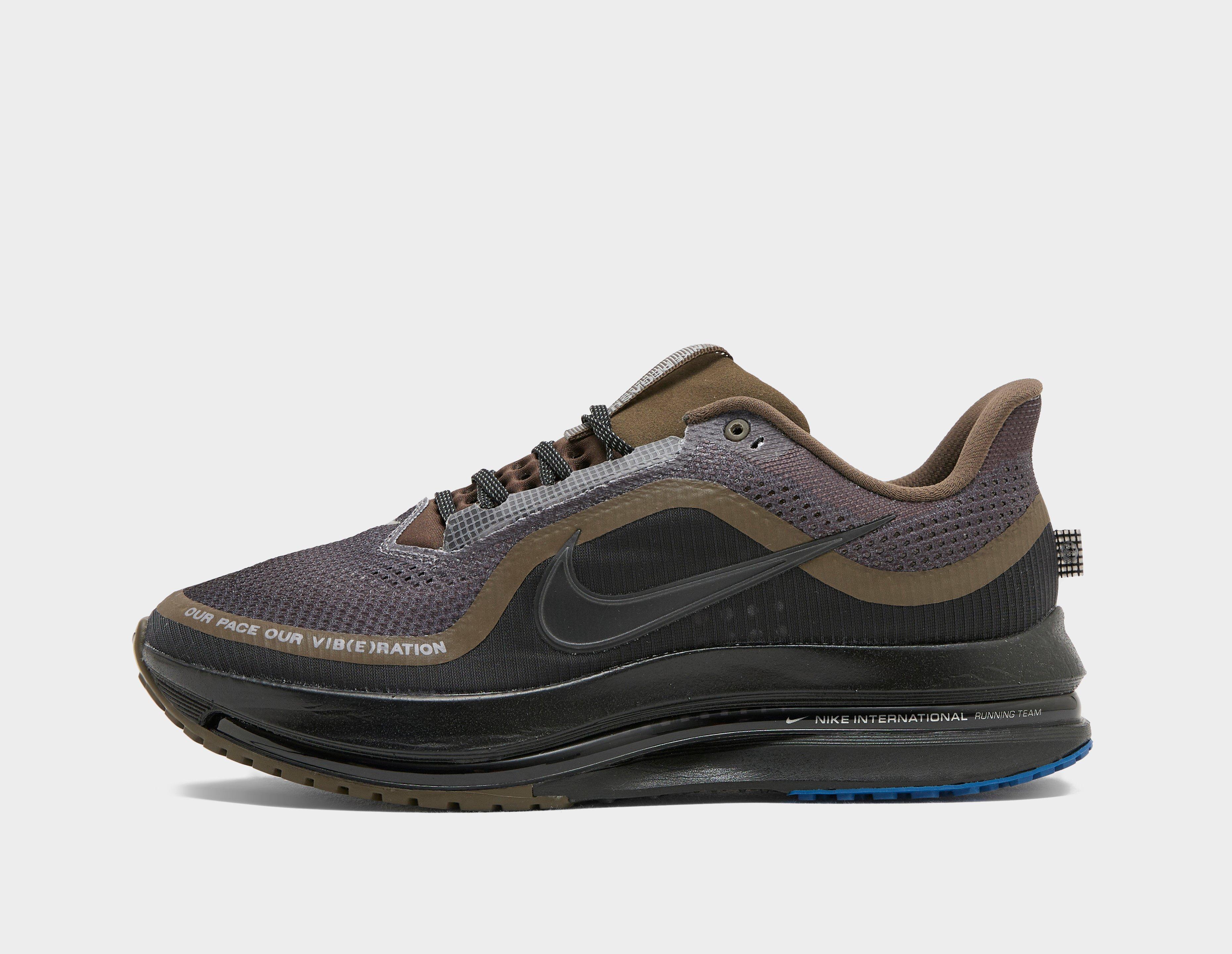 Nike Pegasus Premium Brown in  Men's Size 9