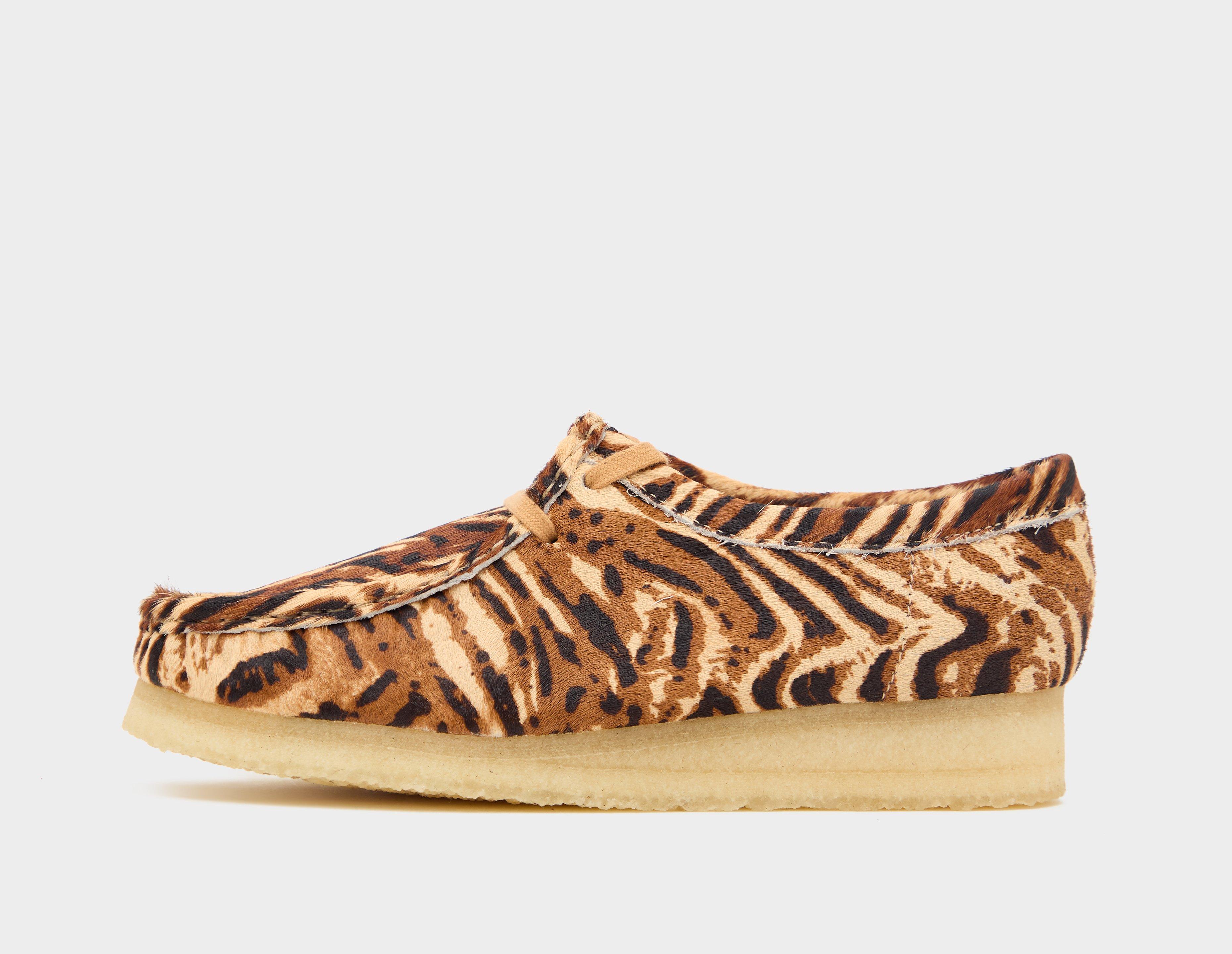 Clarks Originals  Wallabee Brown in  Women's Size 3.5