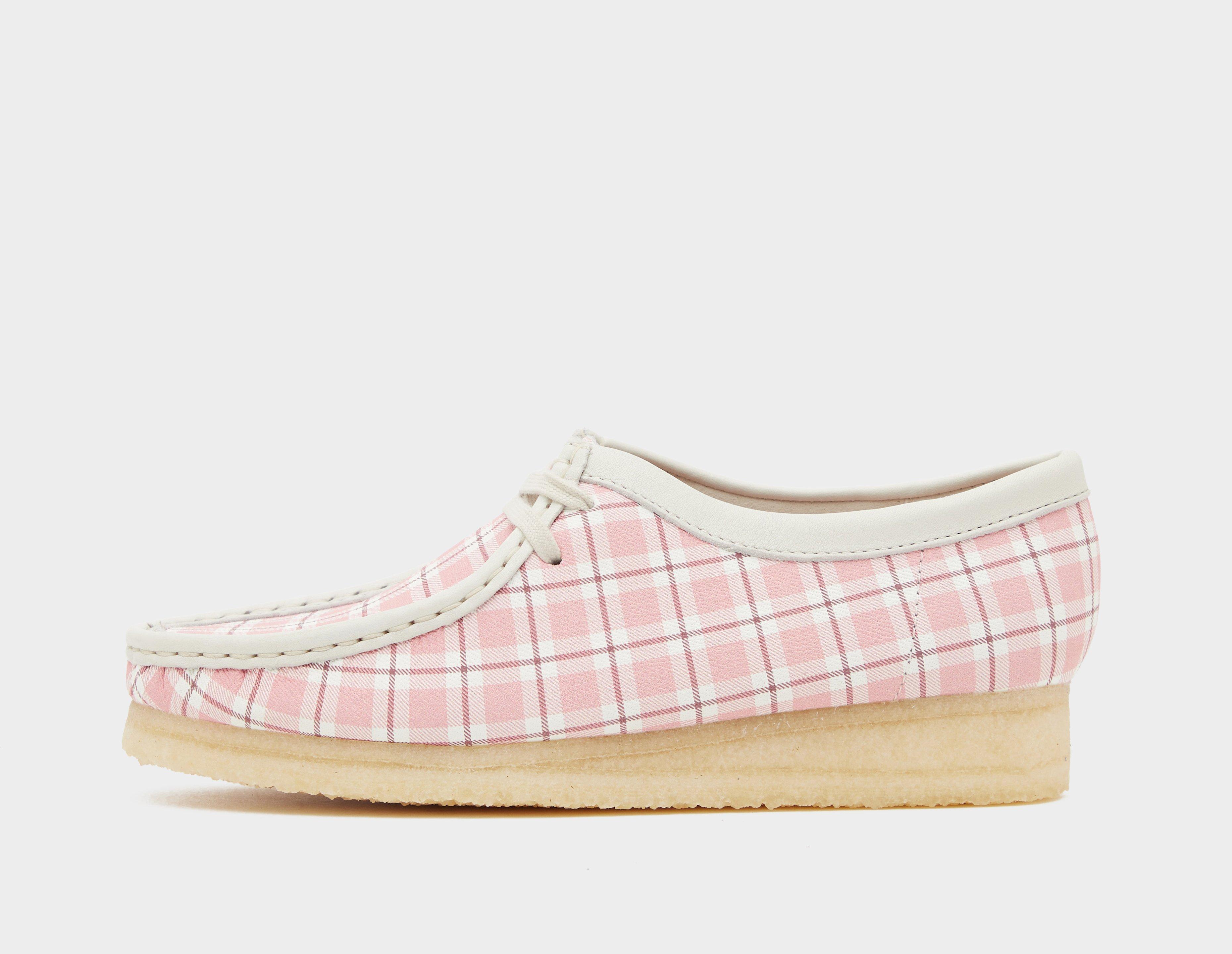 Clarks Originals  Wallabee Pink in  Women's Size 5.5