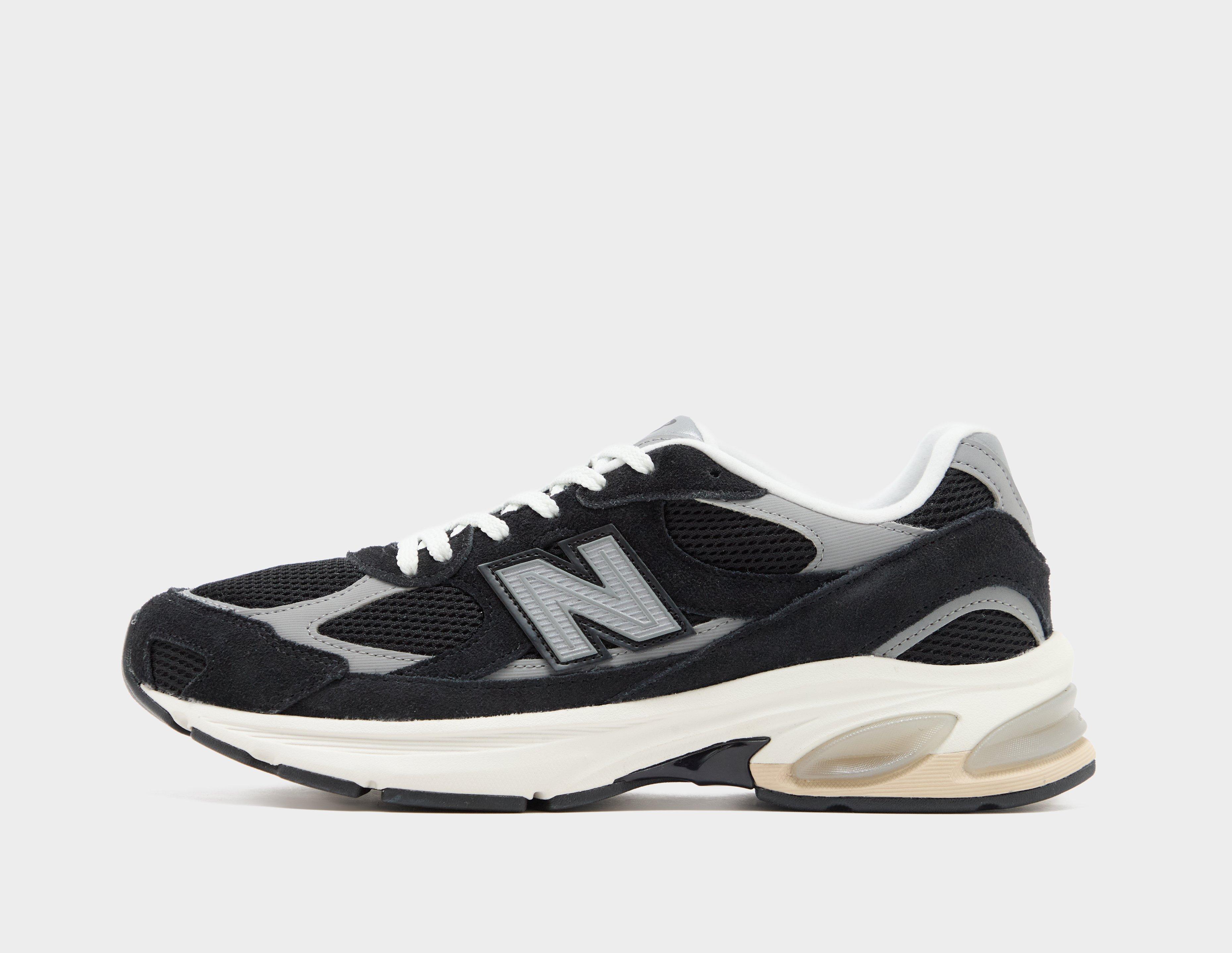 New Balance 2010 Black in  Men's Size 9