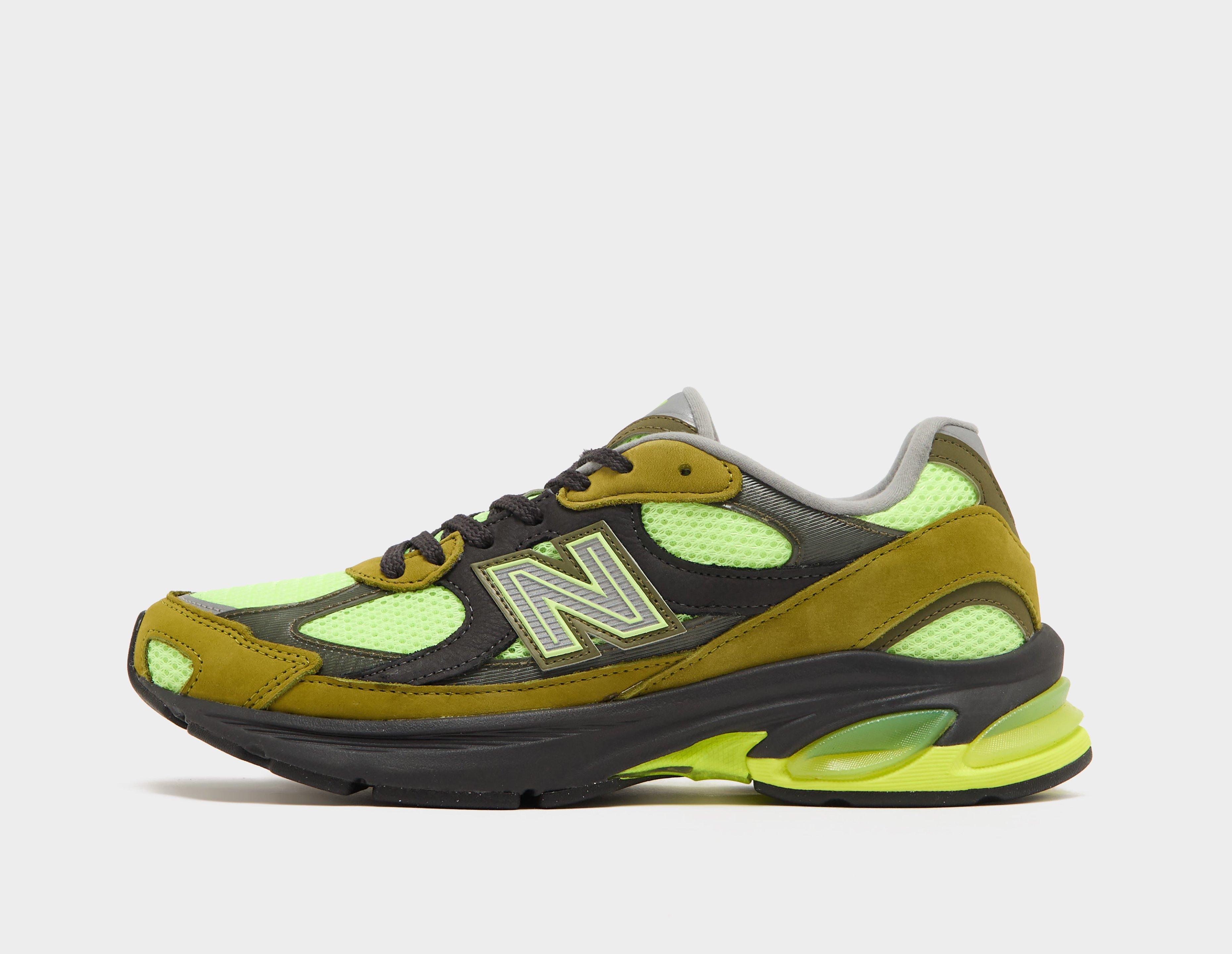 New Balance 2010 Green in  Men's Size 7.5