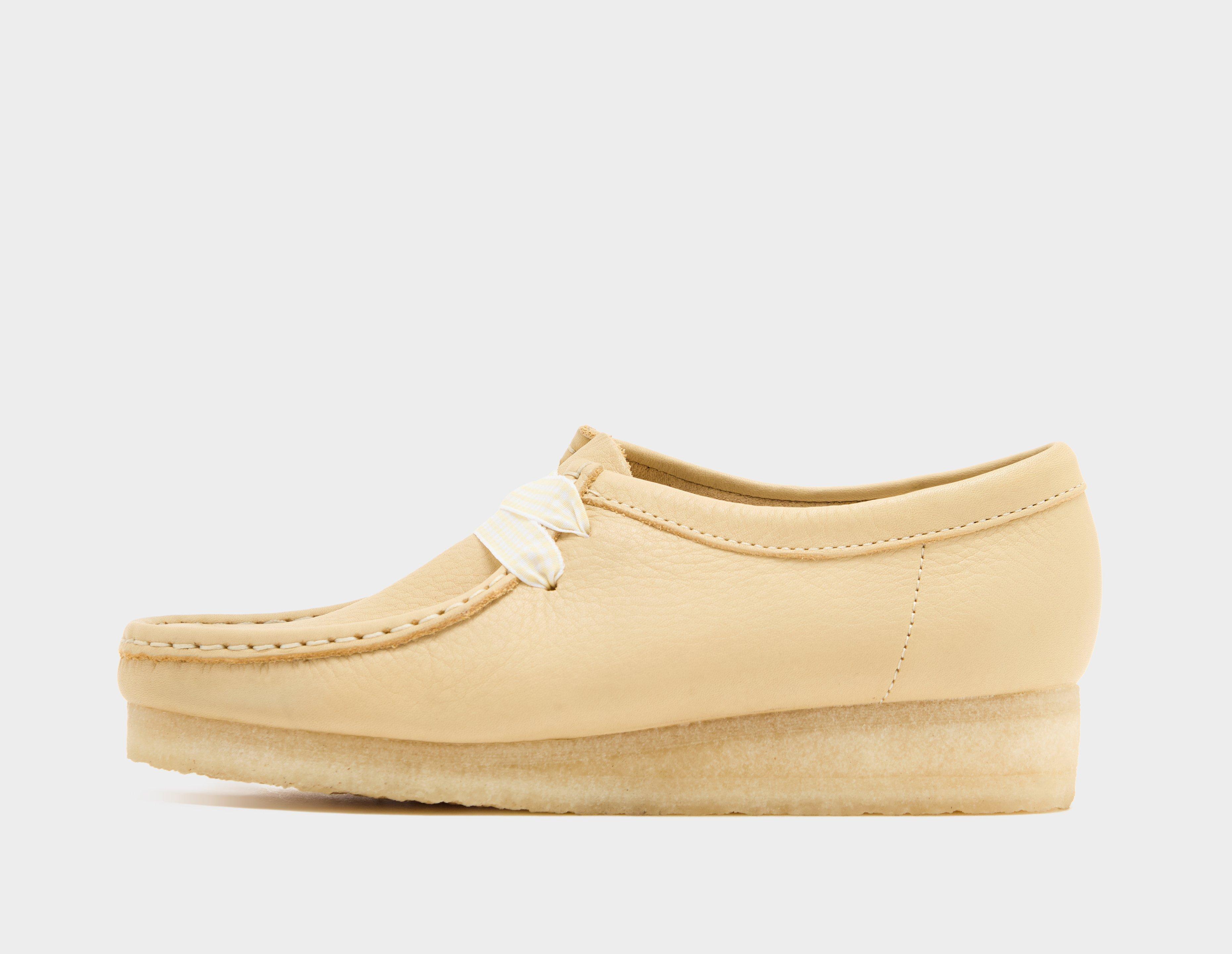 Clarks Originals  Wallabee Beige in  Women's Size 3.5