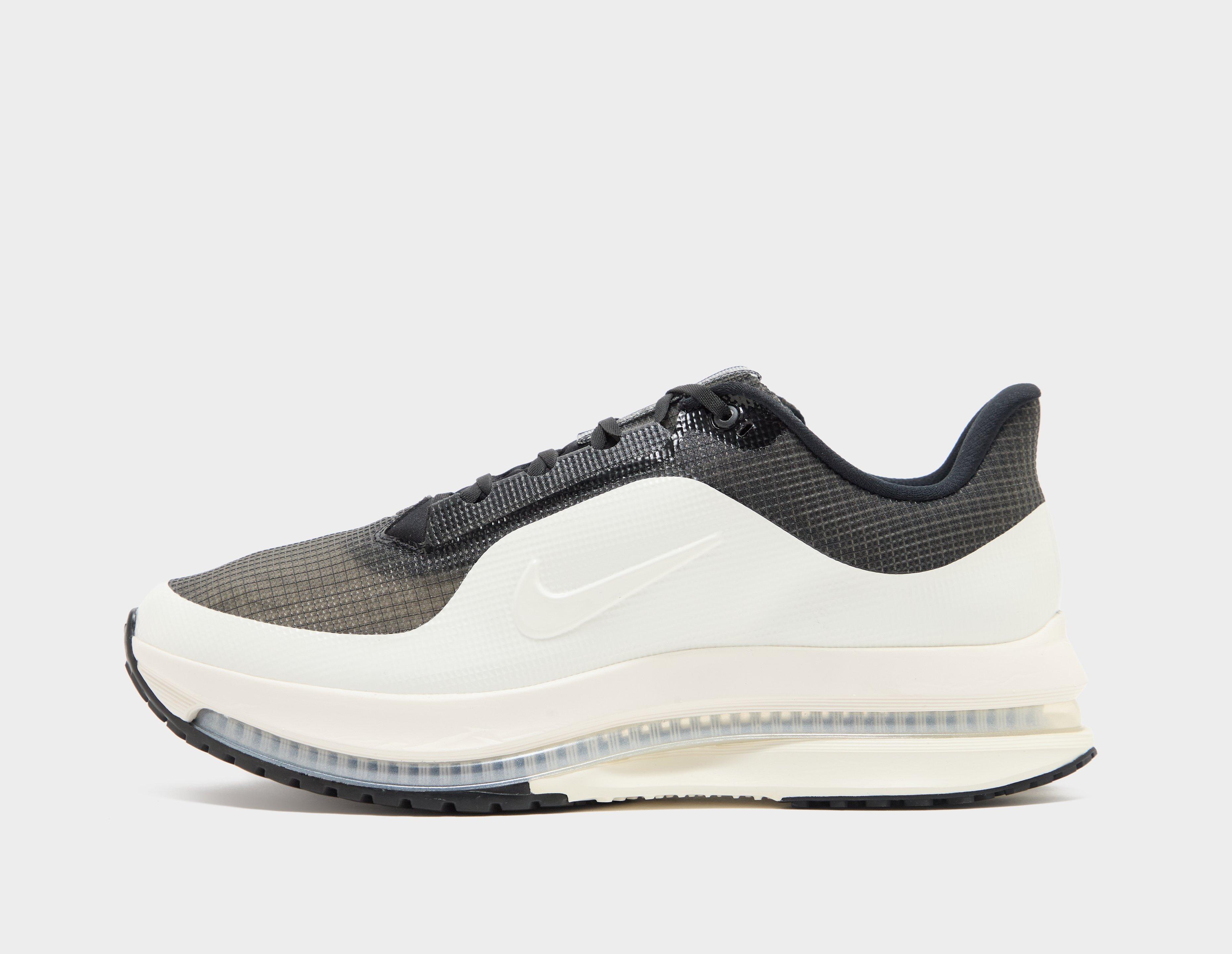 Nike Pegasus Premium White in  Men's Size 7