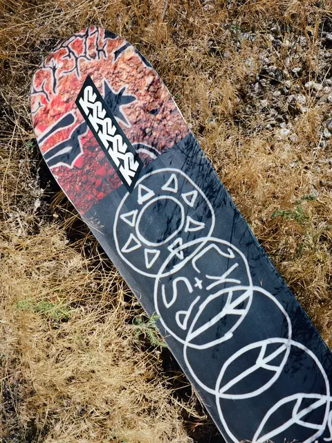 K2 Excavator - Peter Sutherland Unisex Snowboard 2025 | K2 K2 Excavator - Peter Sutherland Unisex Snowboard 2025 | K2