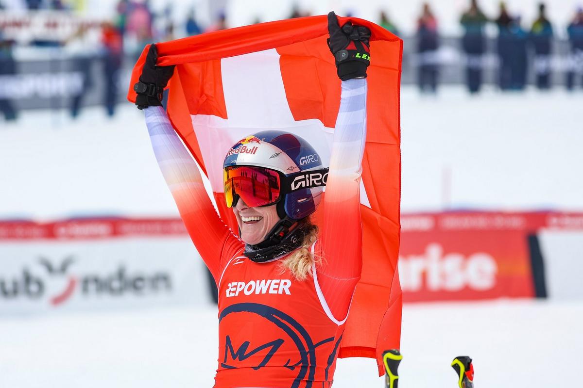 Fanny Smith becomes World Champion again