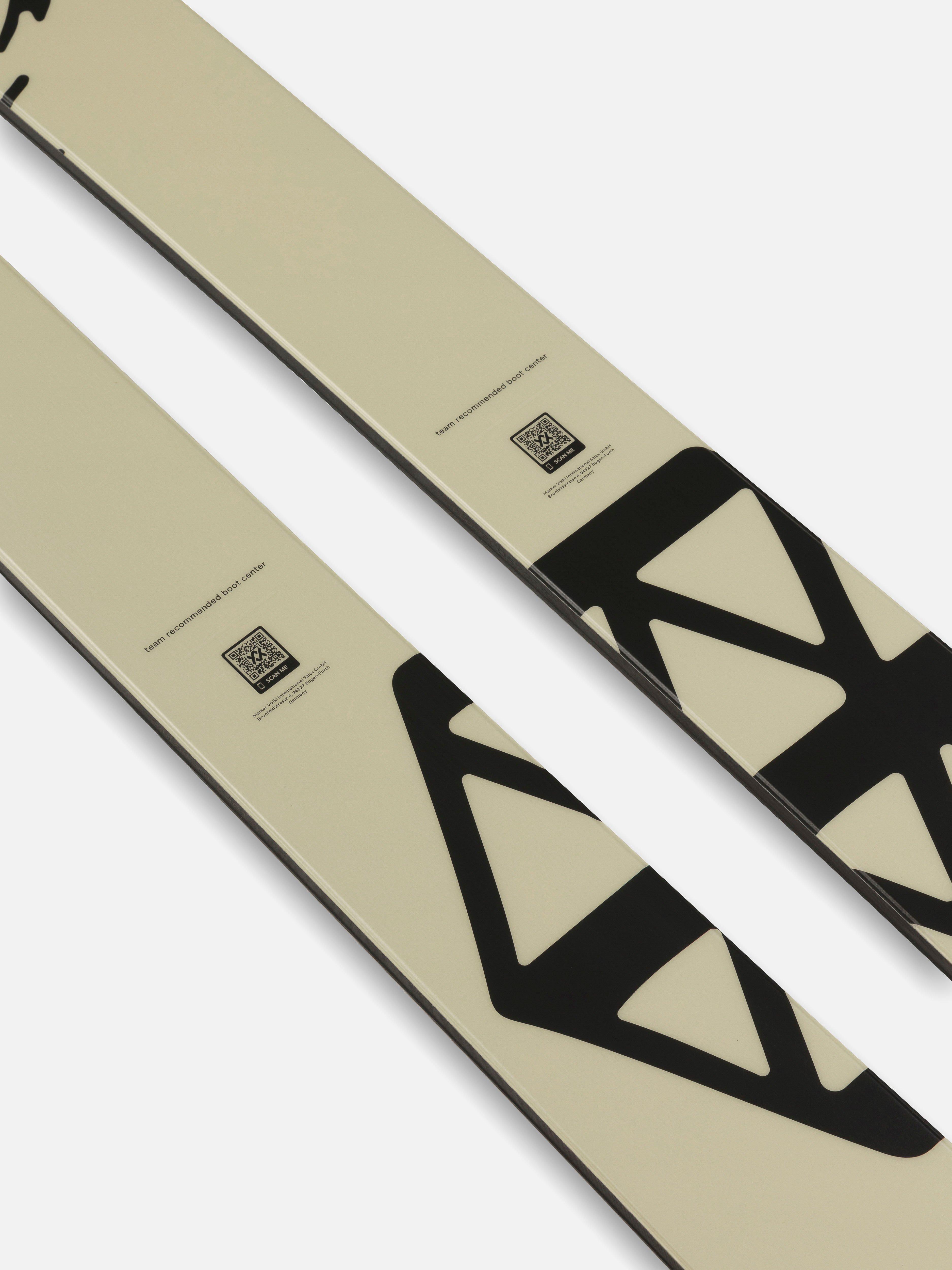 Völkl Revolt Skis