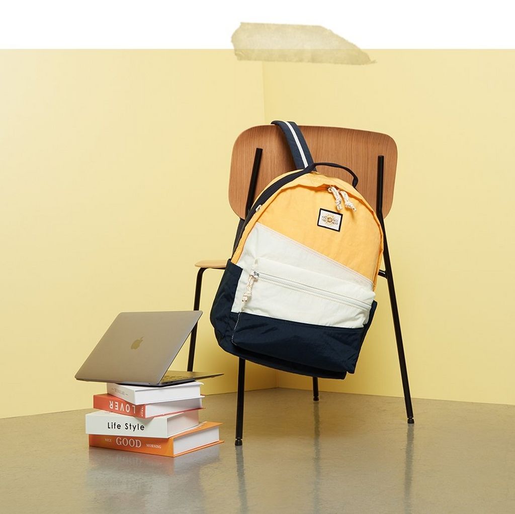 bureau Op de kop van Bouwen op Schooltassen voor Kinderen | Back to School | Kipling BE
