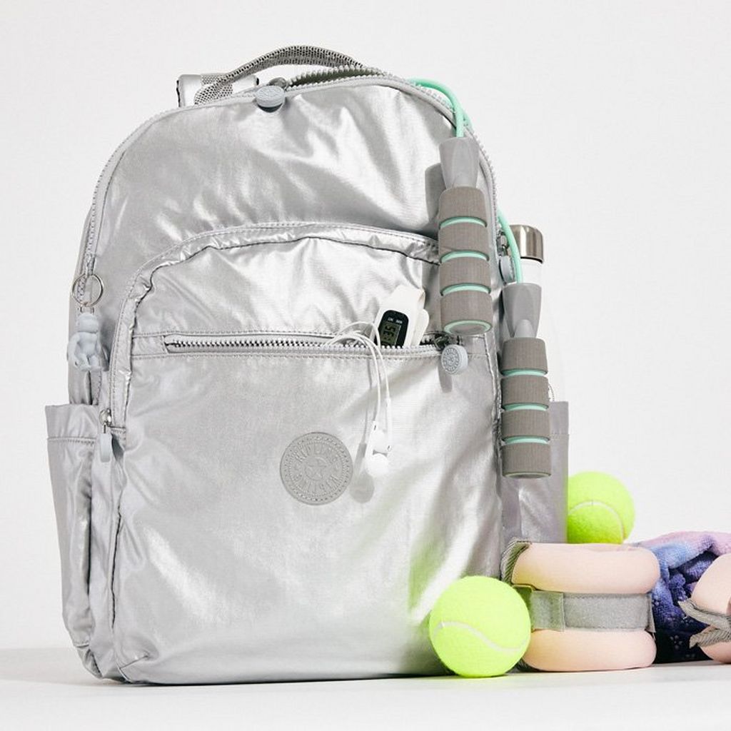 Sports Bag Guide Packing a Gym Bag Kipling BE