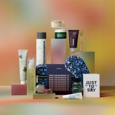 Image 20: She Deserves It Beauty Kit