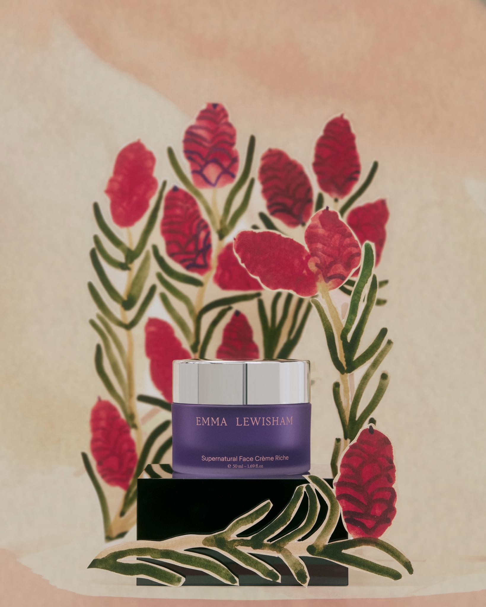 Model applying La Mer Creme de la Mer