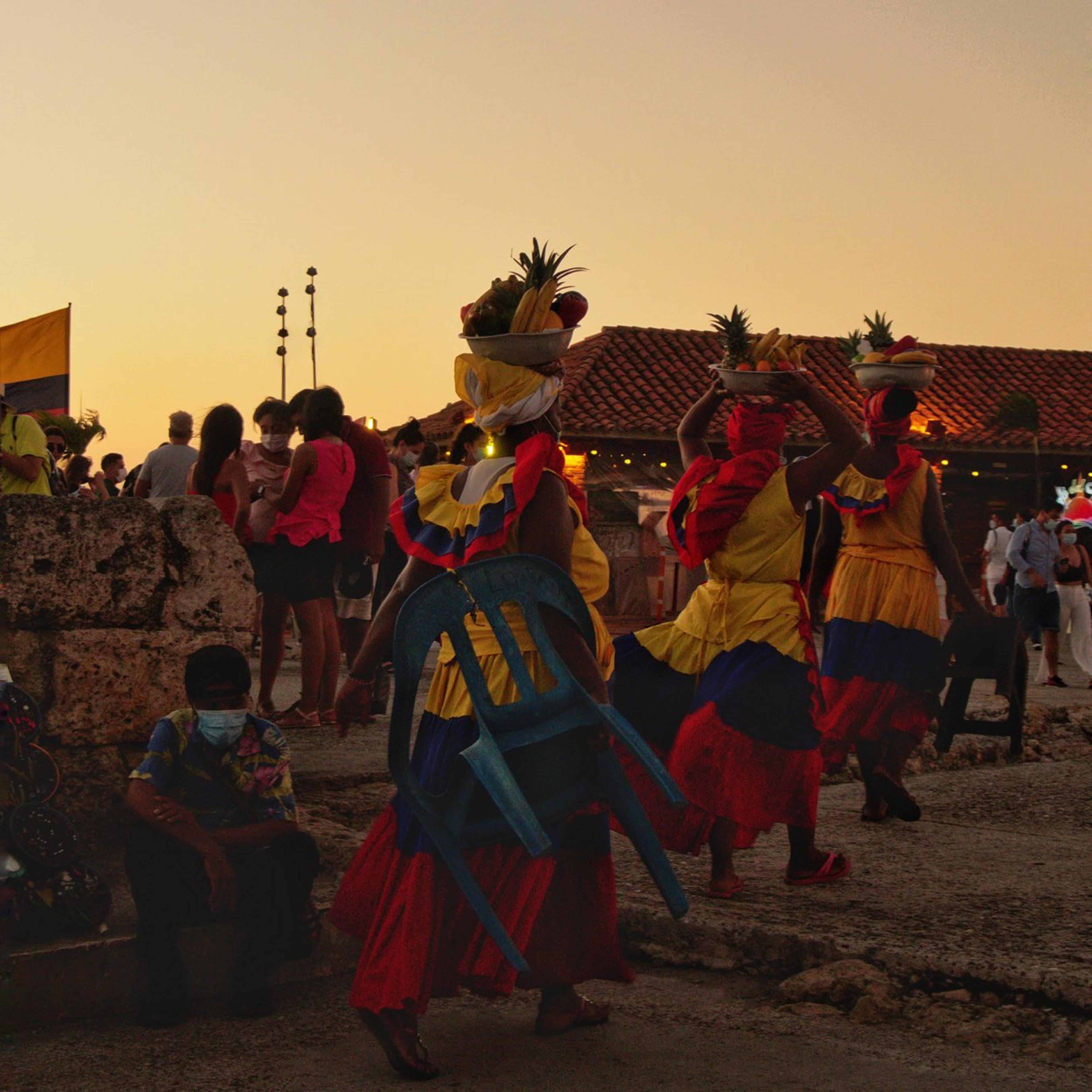 Colourful street scene in Cartagena