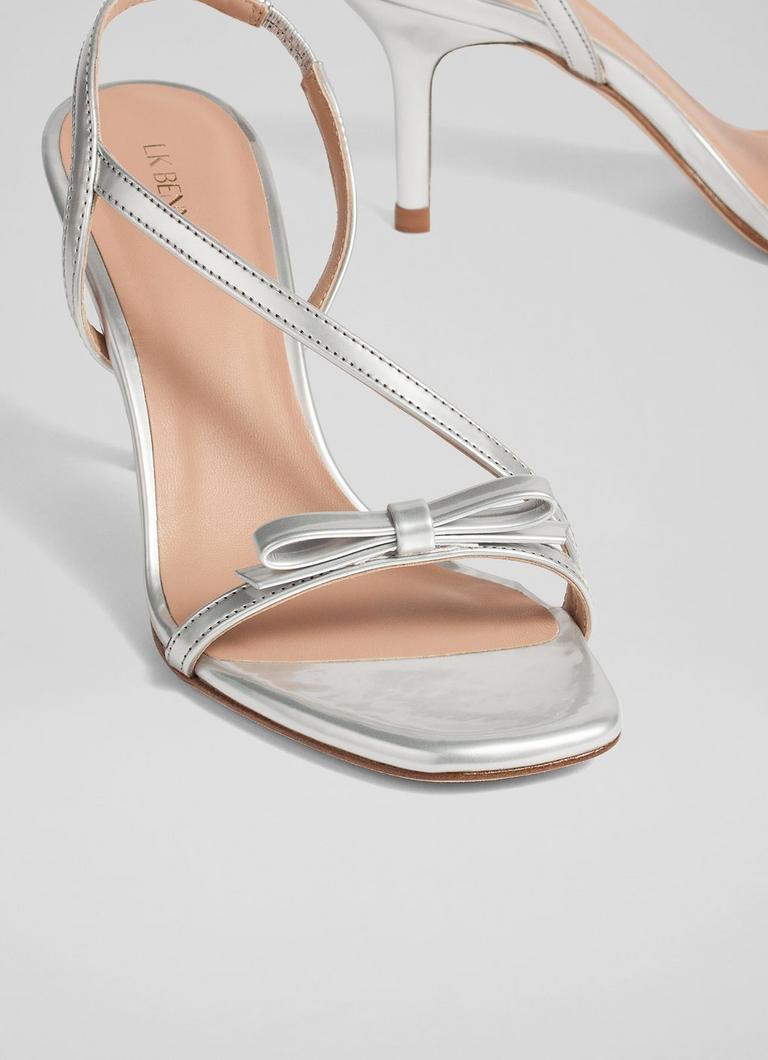 Silver bow best sale sandals