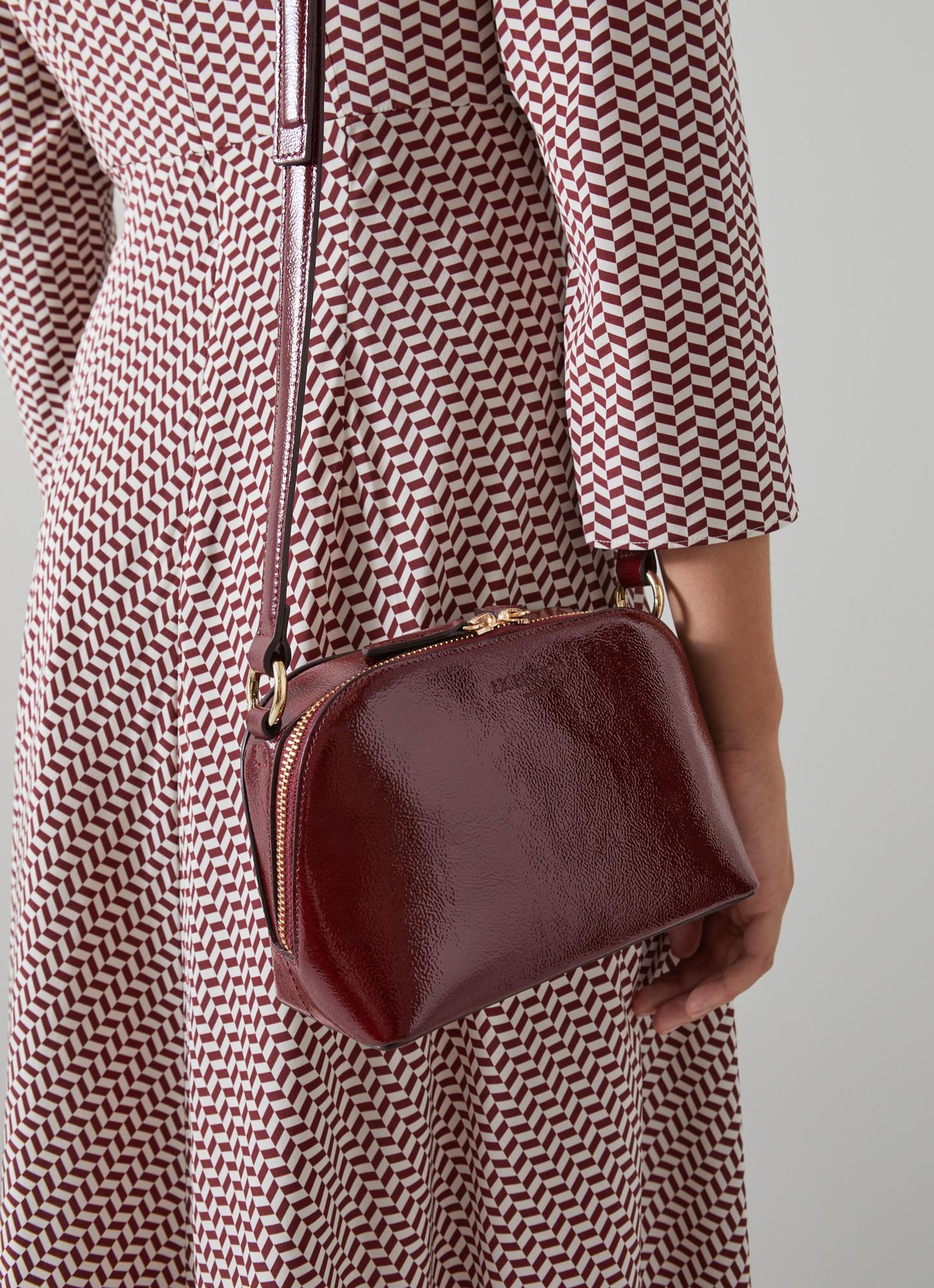 いておりま エルケーベネット レディース クラッチバッグ バッグ Dora suede clutch bag GREOLIVE：ReVida