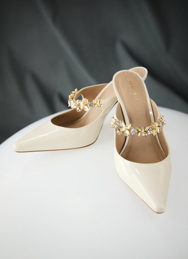 Ambrose Cream Posie Flower Trim Mule Courts