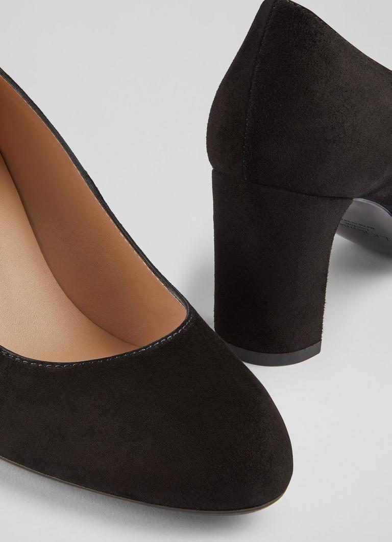 Black suede deals courts