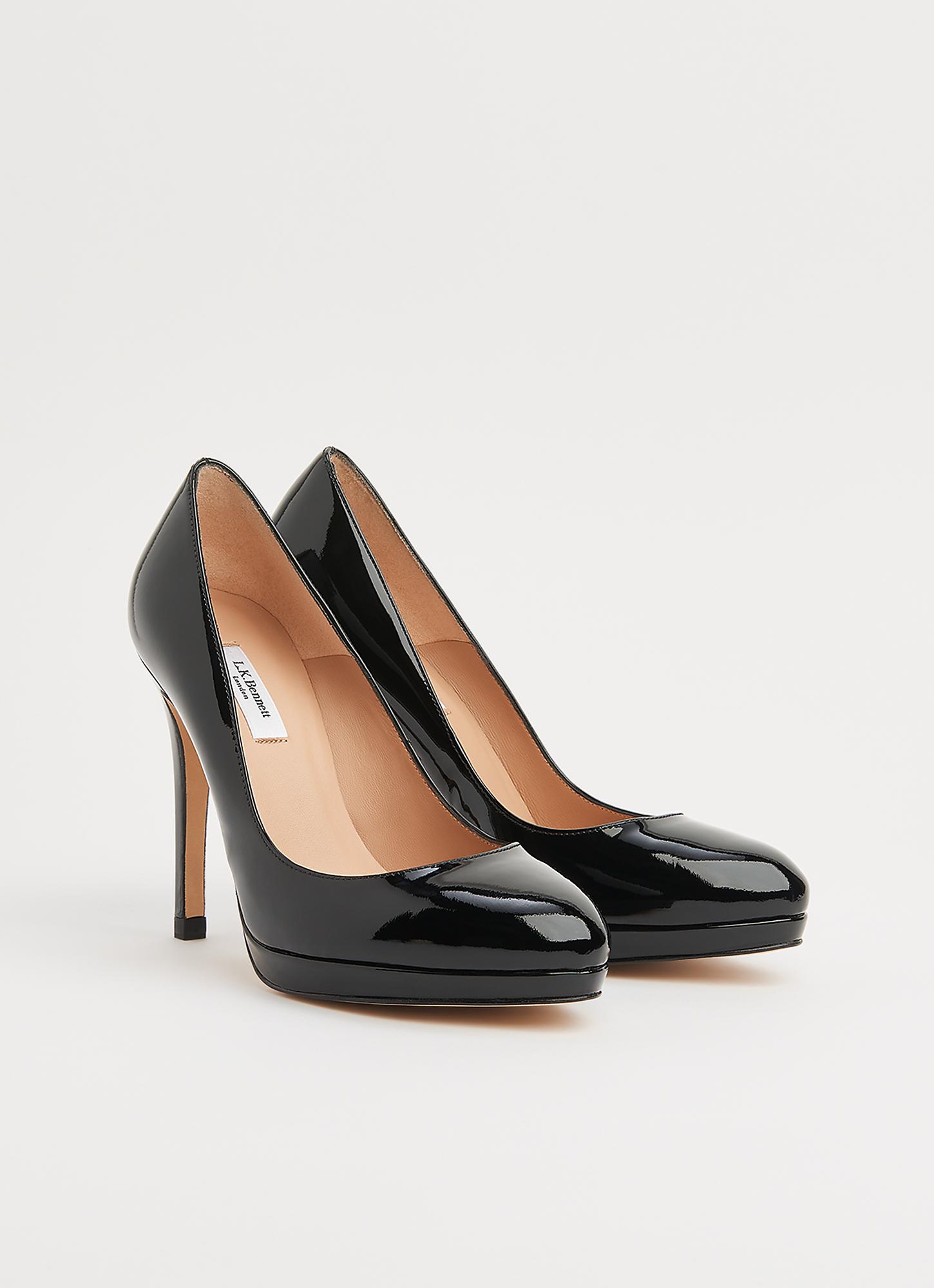 black platform court