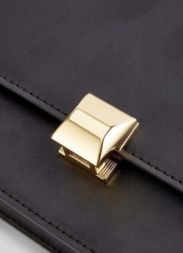LKBennett Ottie ブラック ヴィーガンレザー ショルダーバッグ Ottie Black Vegan Leather Shoulder Bag | Handbags