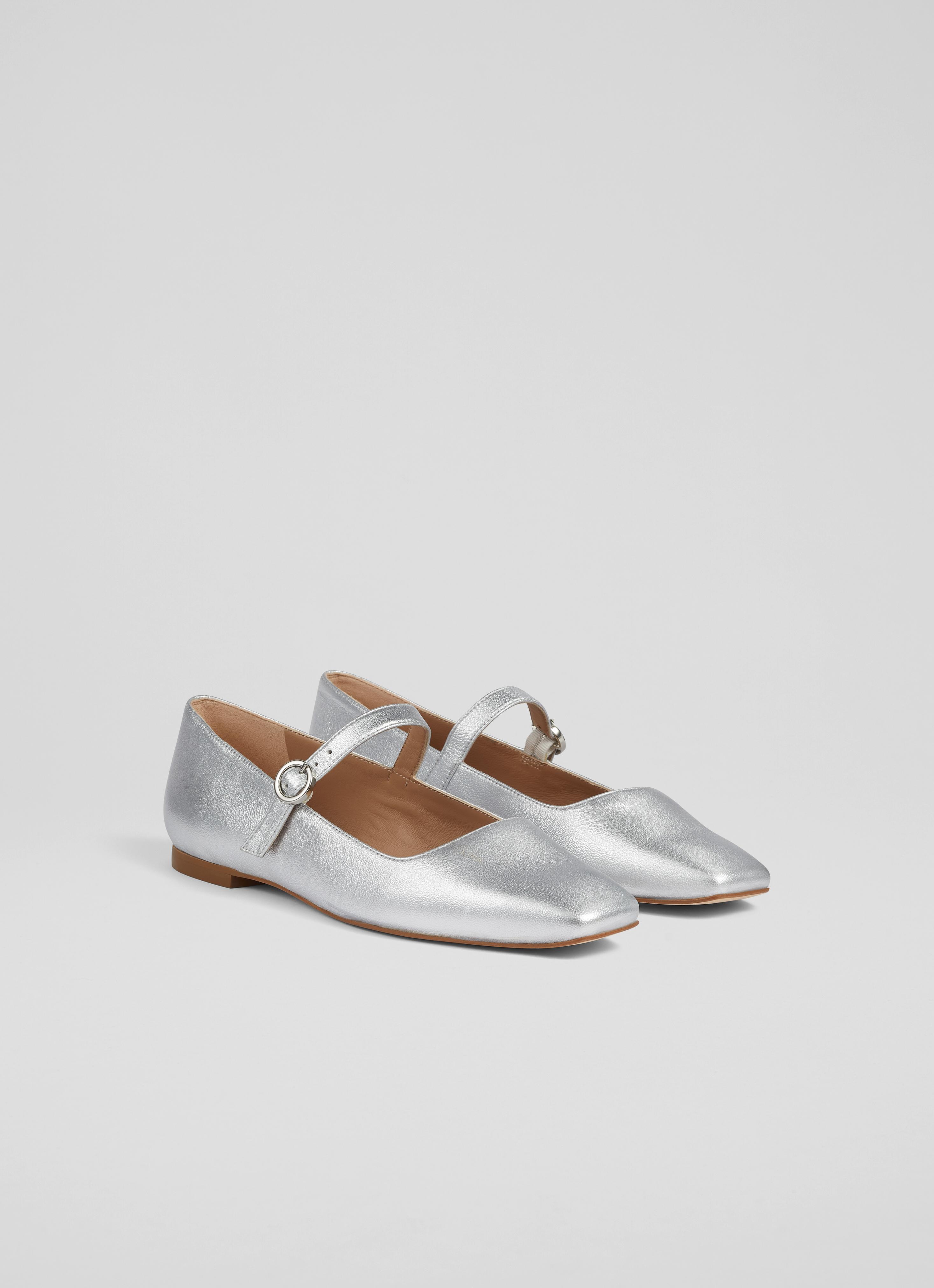 靴/バッグ Celine Mary Jane Flats Silver Leather 37 Celine Mary Janes ❤️ DM to order