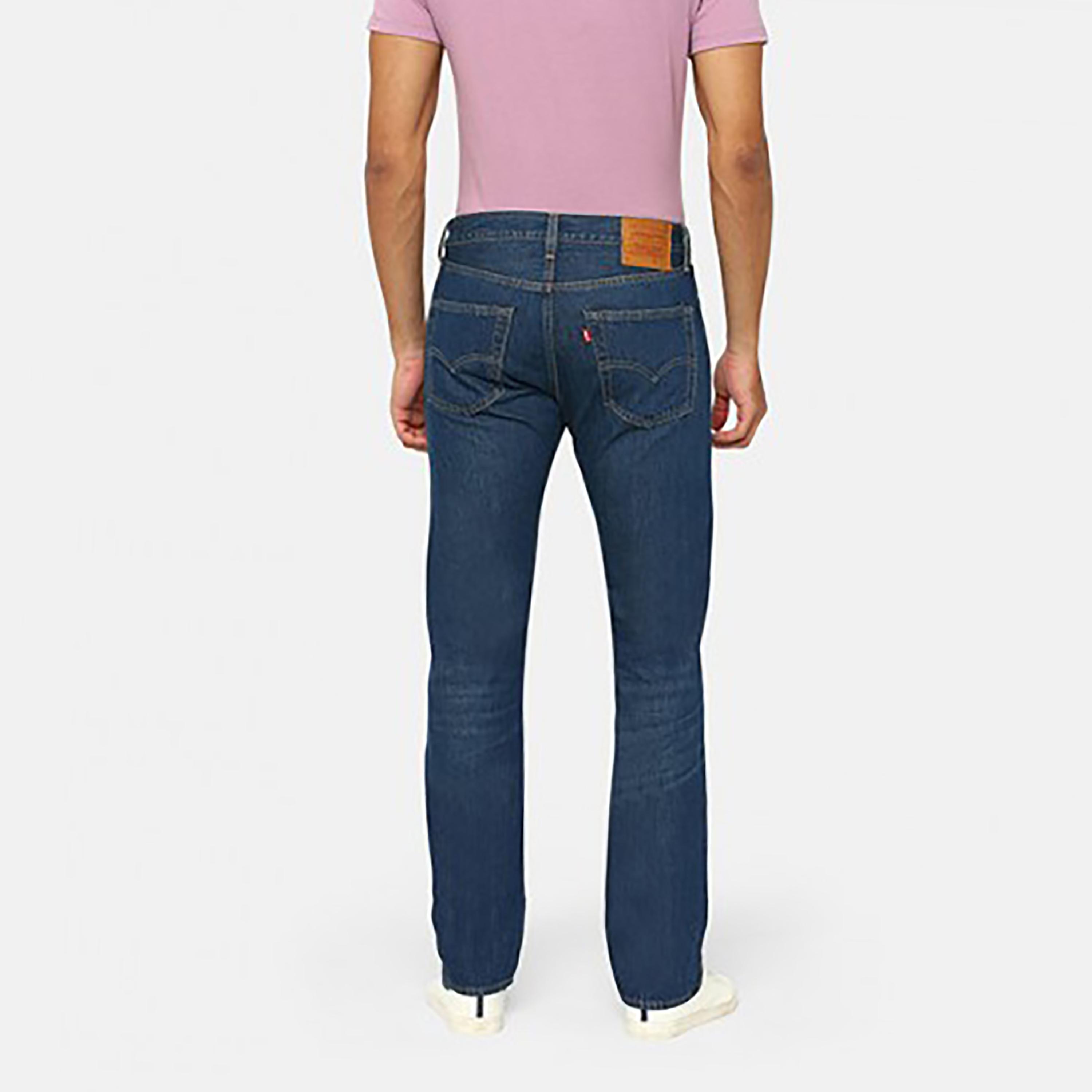 بنطال جينز من ليفايز 501 بلون ازرق ذو قصة مستقيمة وجيب متوسط الارتفاع-men-clothing-bottoms-jeans-image-2