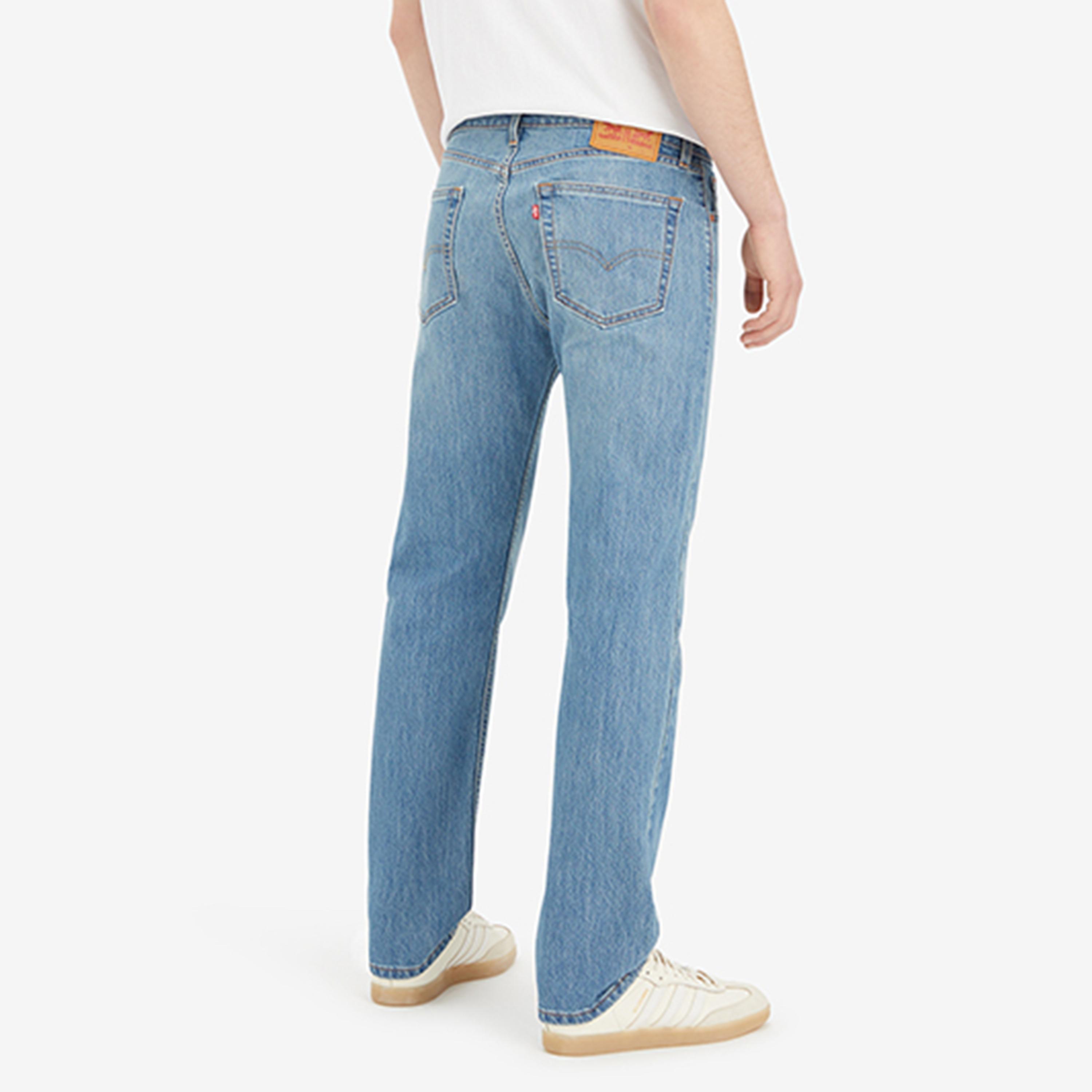 بنطال جينز من ليفايز 505 بلون ازرق ذو قصة مستقيمة وجيب متوسط الارتفاع-men-clothing-bottoms-jeans-image-2