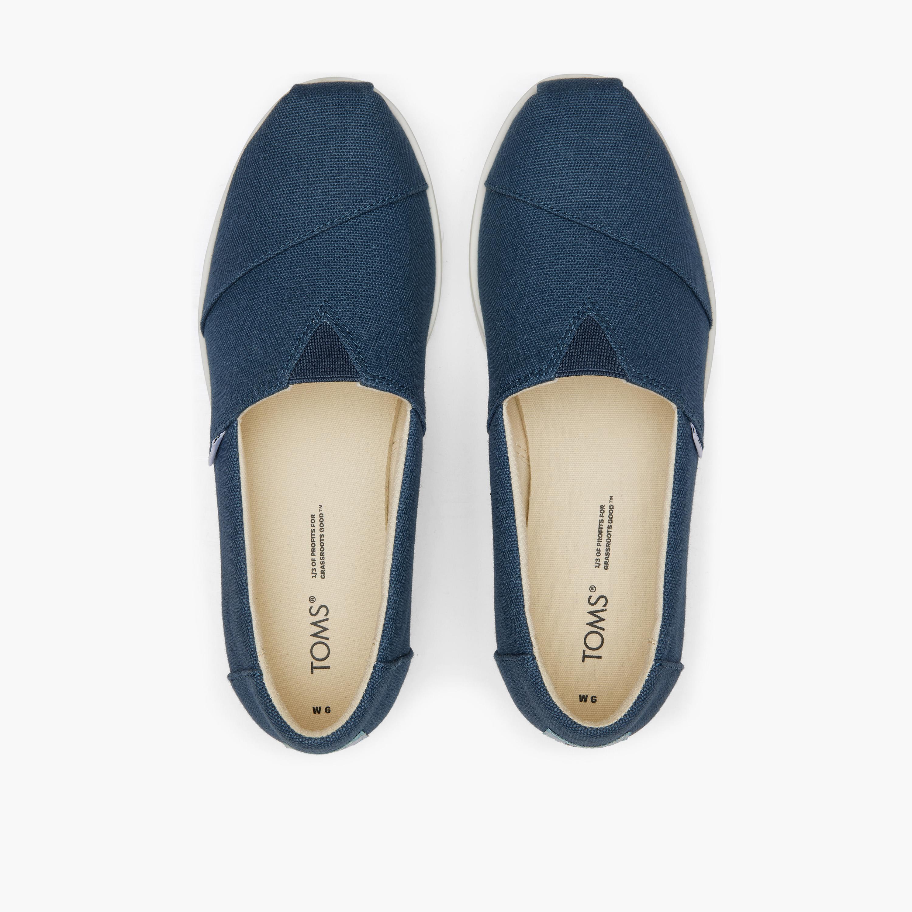 تومز- حذاء رياضي الب ميدفورم سهل الارتداء للنساء | 10019686-women-shoes-loafersandmoccasins-image-5