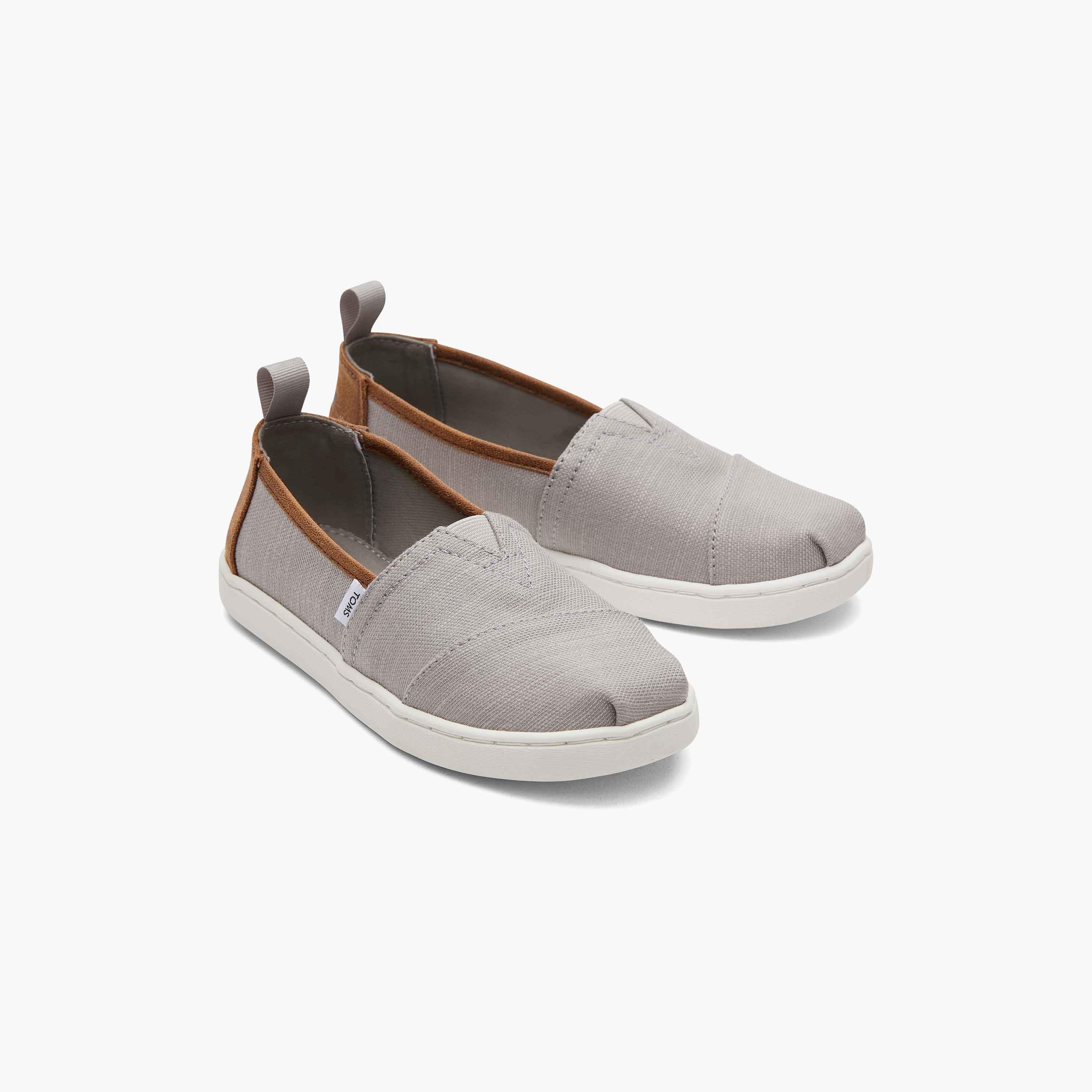 حذاء اسبادريل للأطفال من تومز البارجاتا بمنسوج مع مزين بشعار مطرز -boys-shoes-loafers-image-1
