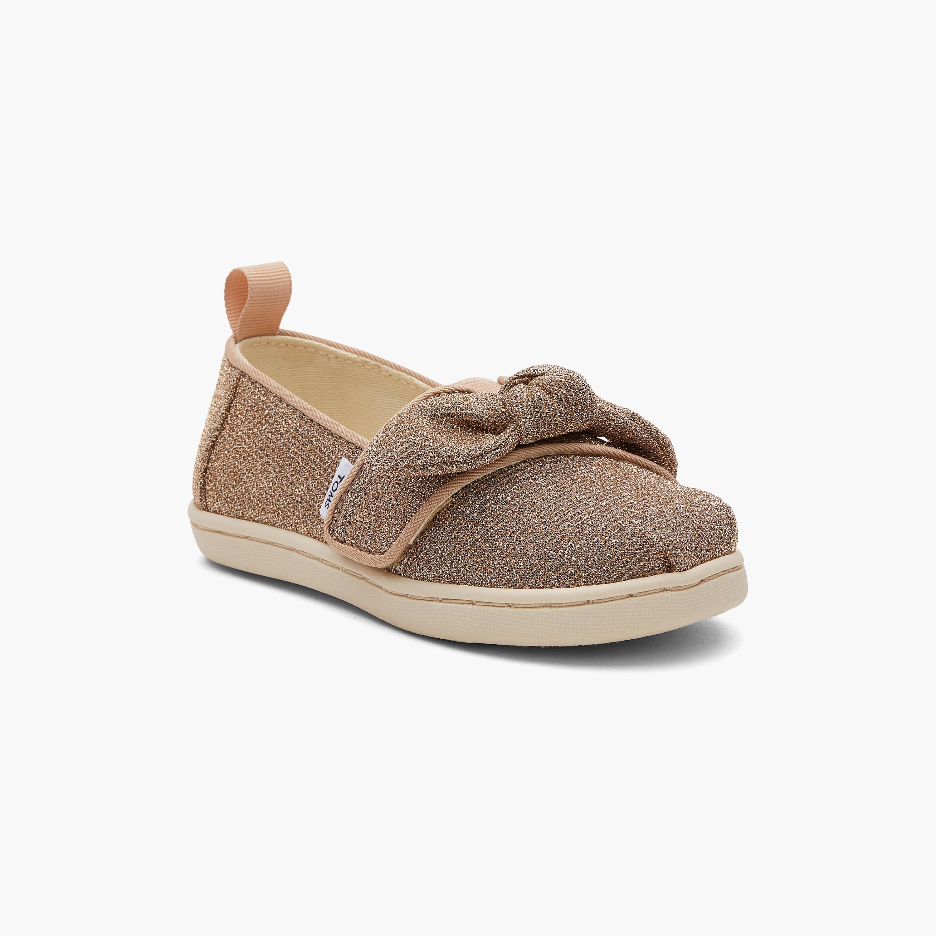 حذاء اسبادريل للأطفال من تومز البارجاتا بتصميم لامع مع مزين بفيونكة -girls-shoes-loafers-image-1