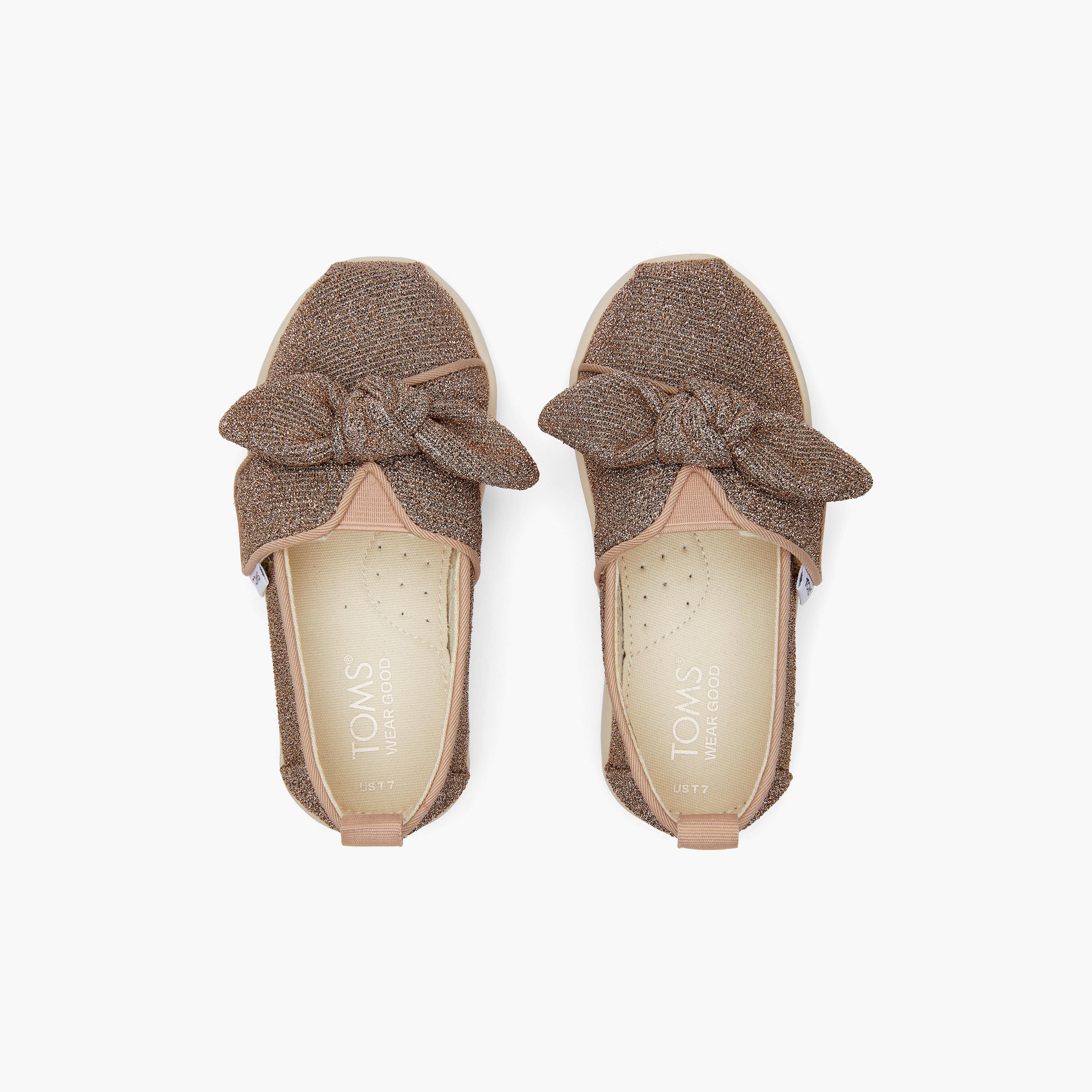 حذاء اسبادريل للأطفال من تومز البارجاتا بتصميم لامع مع مزين بفيونكة -girls-shoes-loafers-image-4