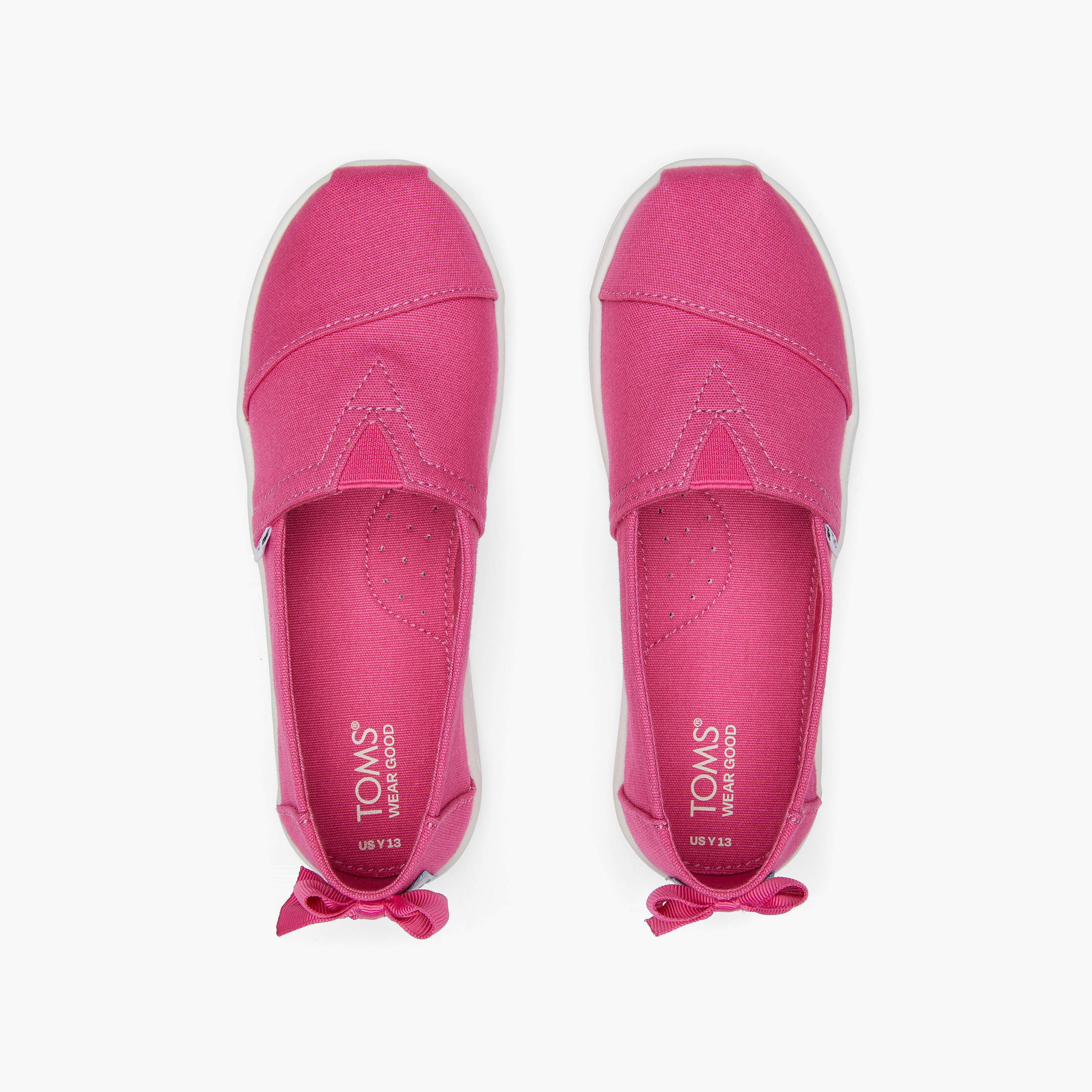 حذاء اسبادريل للأطفال من تومز البارجاتا بمنسوج مع مزين بفيونكة خلفية -girls-shoes-loafers-image-5