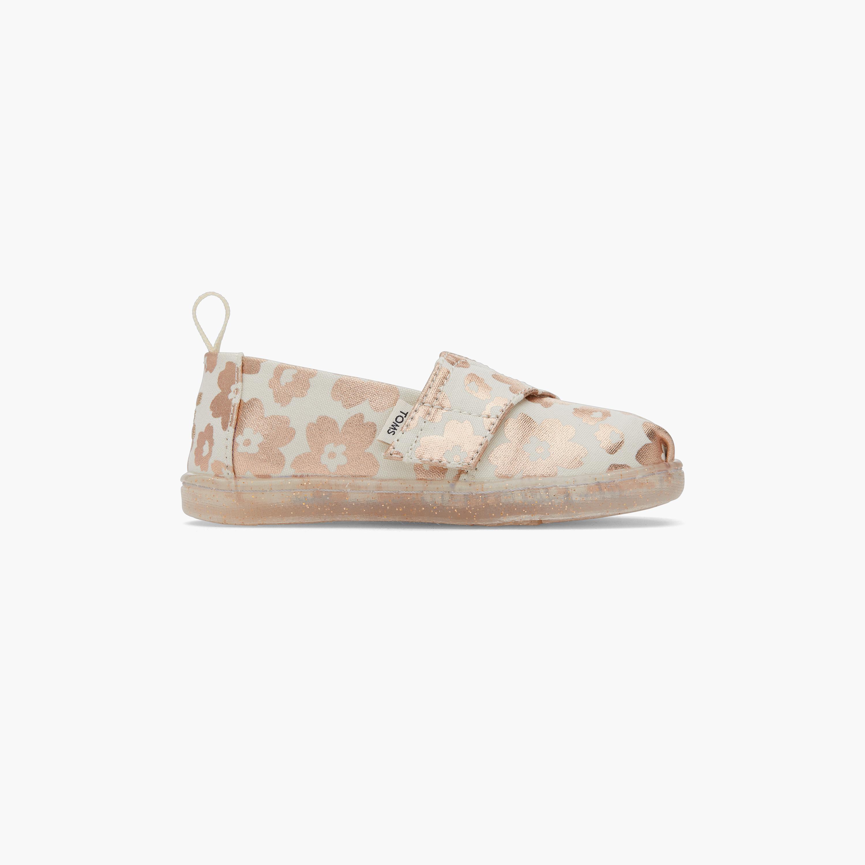 تومز- حذاء البارجيت  بناتي بحزام بشريط لاصق مع لمسة لامعة-girls-shoes-loafers-image-2