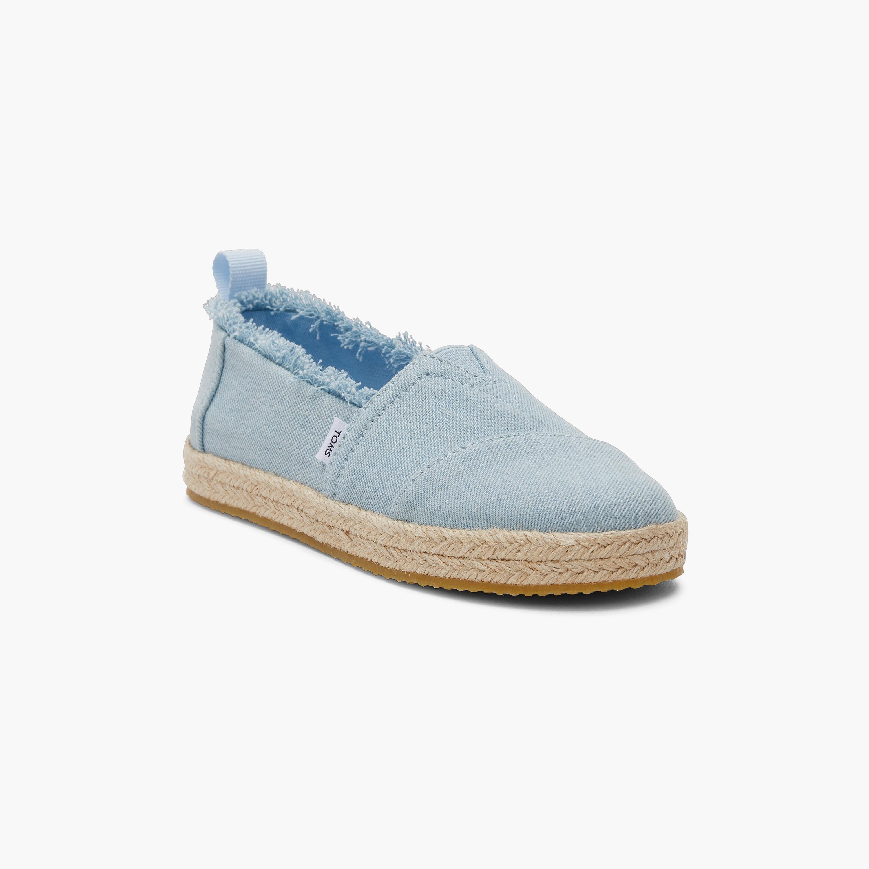 تومز- حذاء بناتي صيفي بلمسة نهائية من قماش الجينز المغسول | 10020625-girls-shoes-loafers-image-3