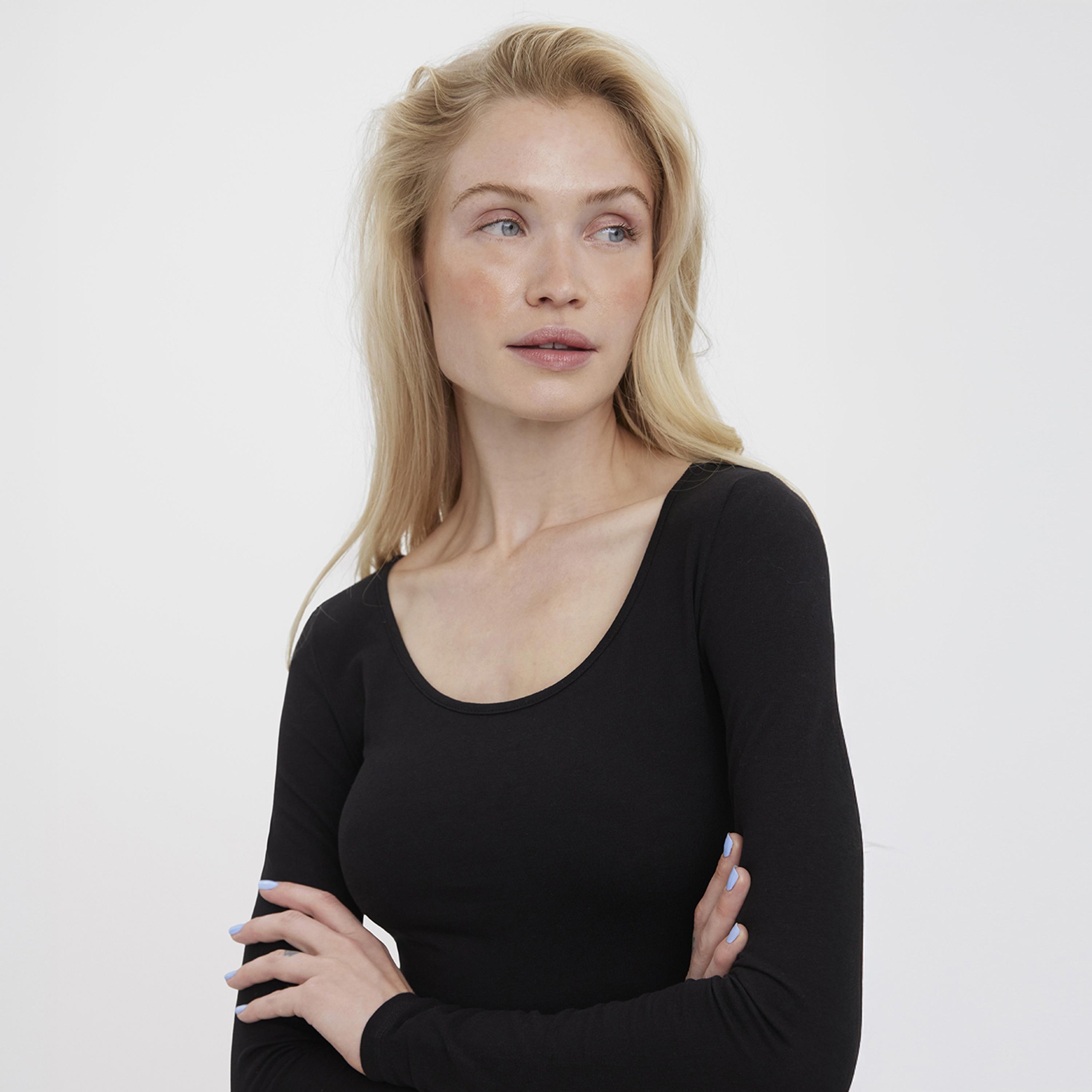 بلوزة نسائية بياقة "سكوب" واسعة من فيرو مودا-women-clothing-shirtsandblouses-blouses-image-4