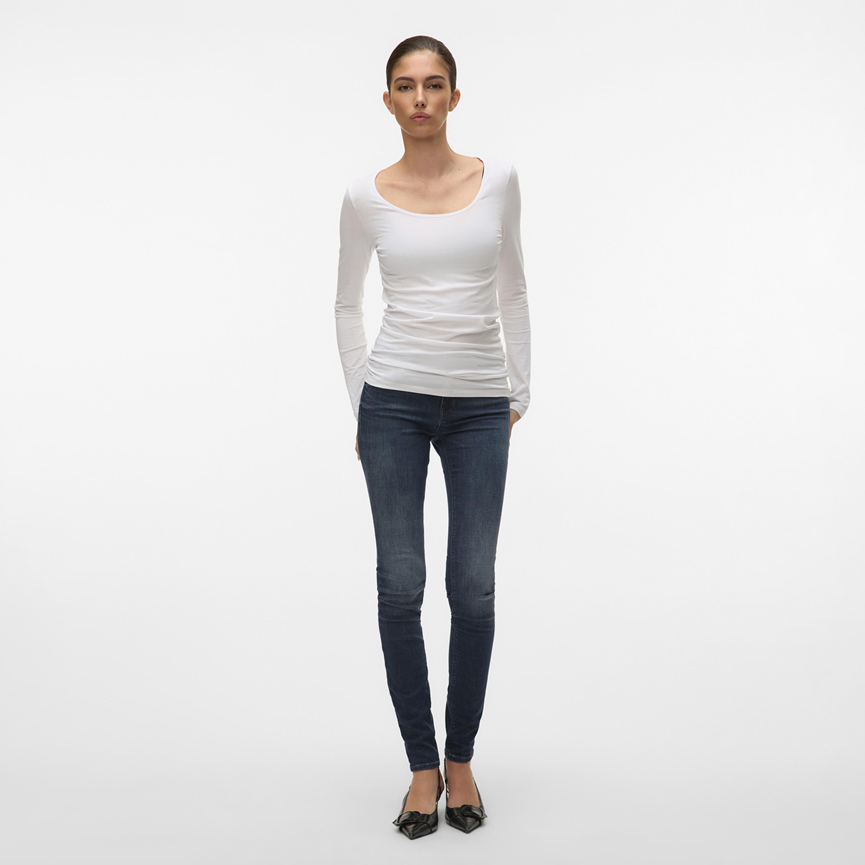 بلوزة نسائية بياقة "سكوب" واسعة من فيرو مودا-women-clothing-shirtsandblouses-blouses-image-2