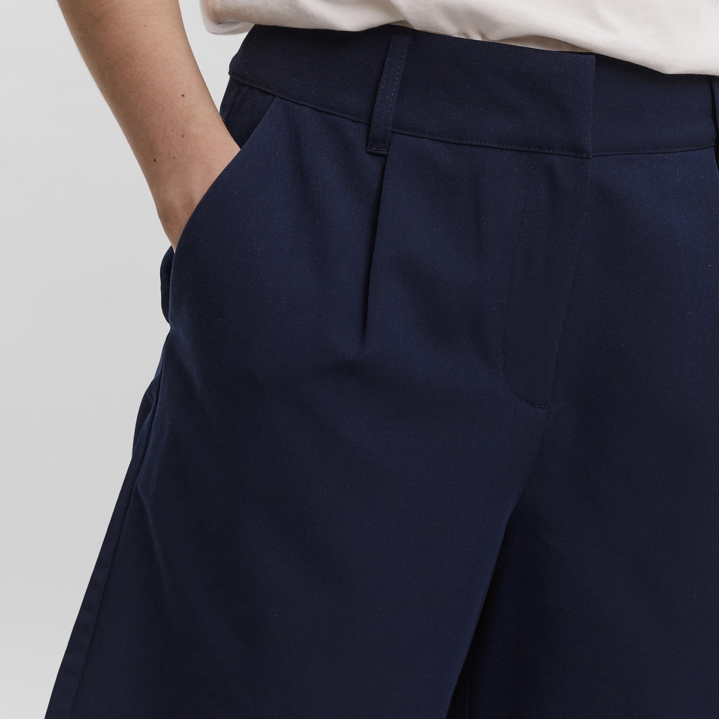 شورت حريمي بسوستة باللون الأزرق من فيرو مودا-women-clothing-shorts-image-4
