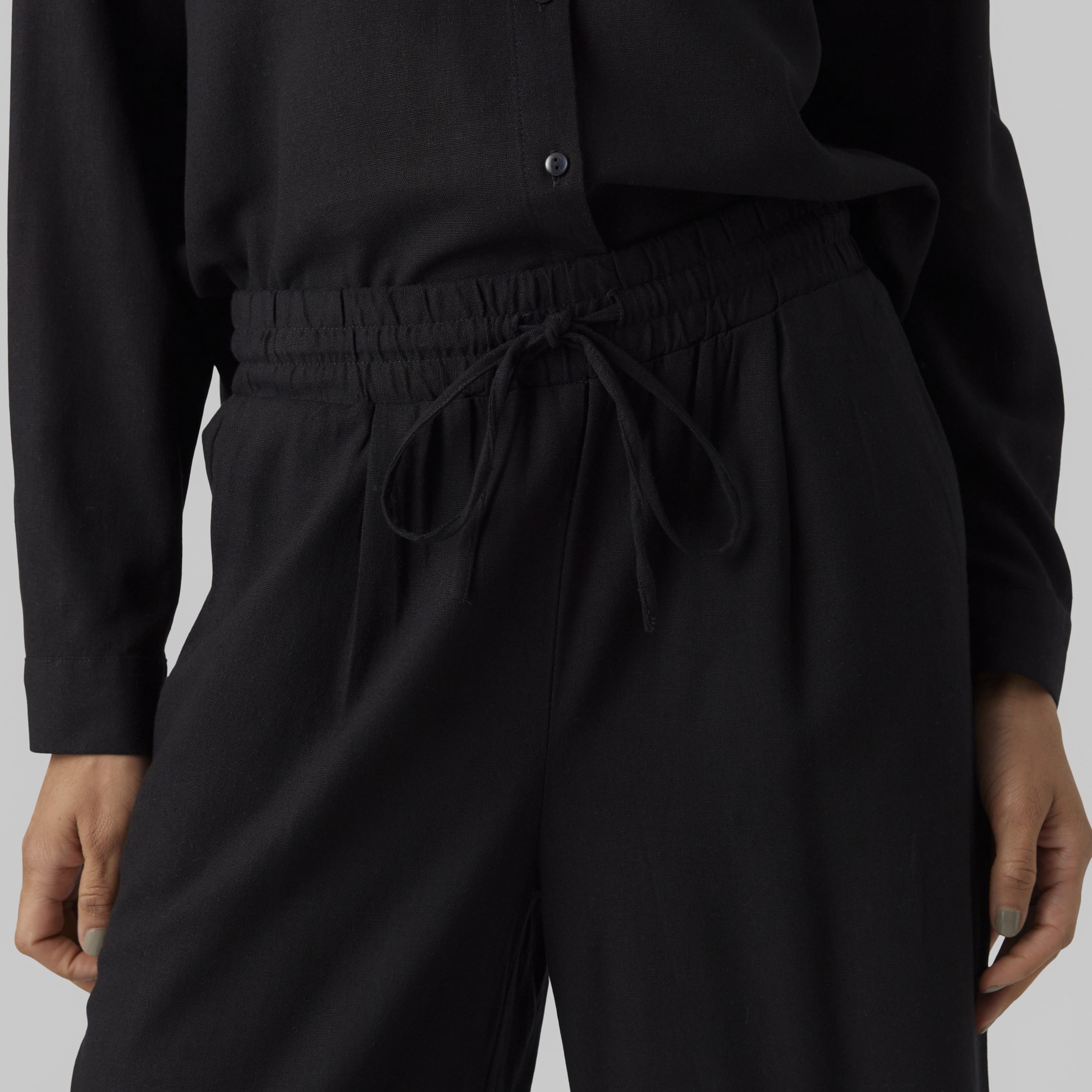 بنطال حريمي بخصر برباط تعديل وقصة أرجل واسعة باللون الأسود من فيرو مودا-women-clothing-trousers-image-4